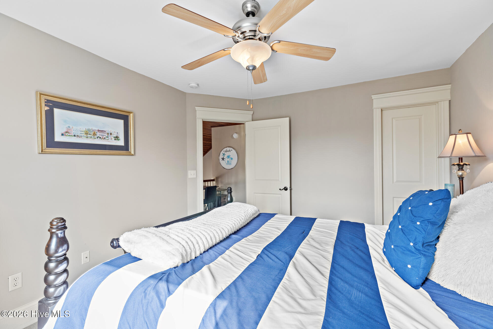 100554367 | Photo 32