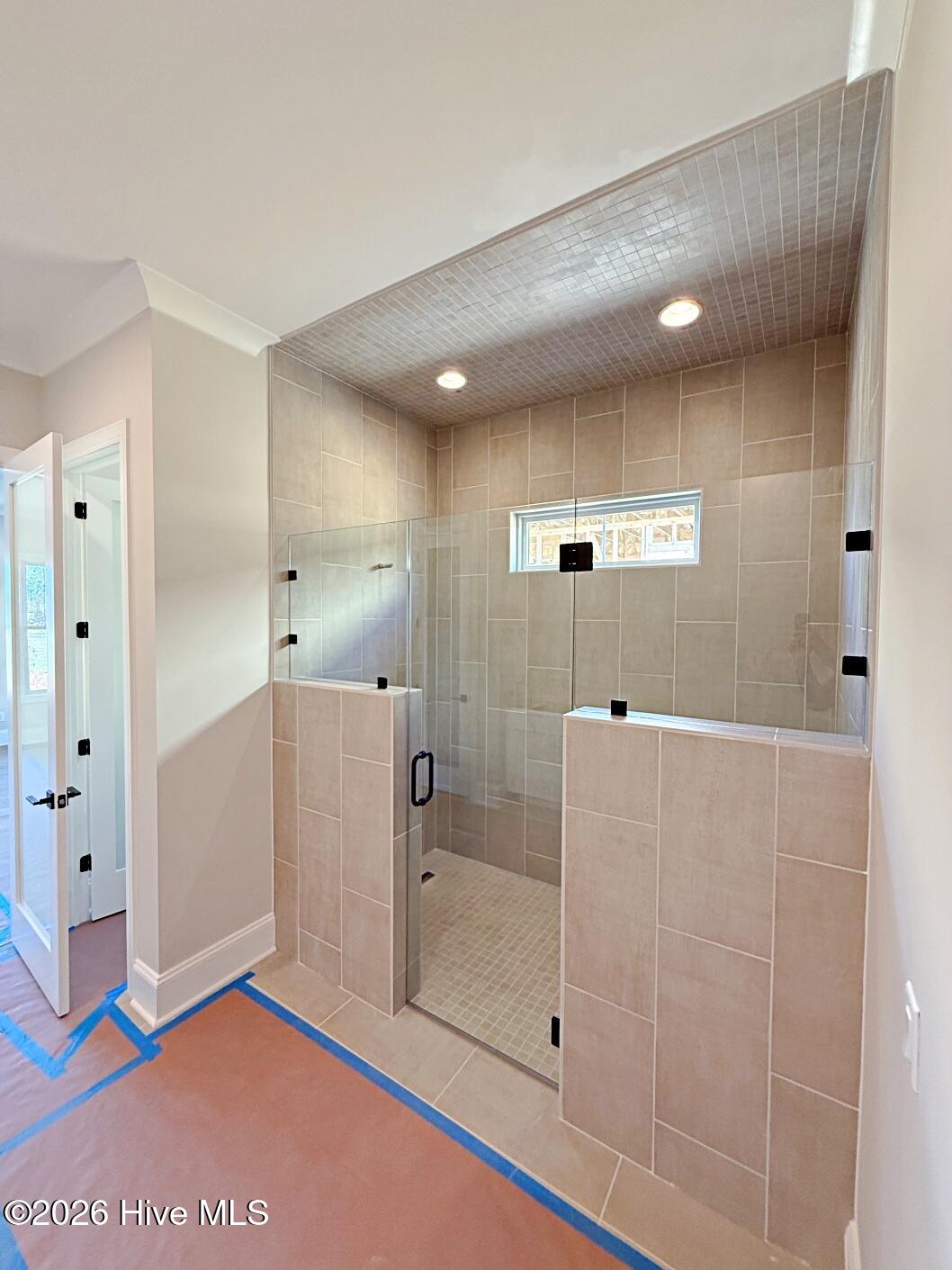 100537475 | Photo 25