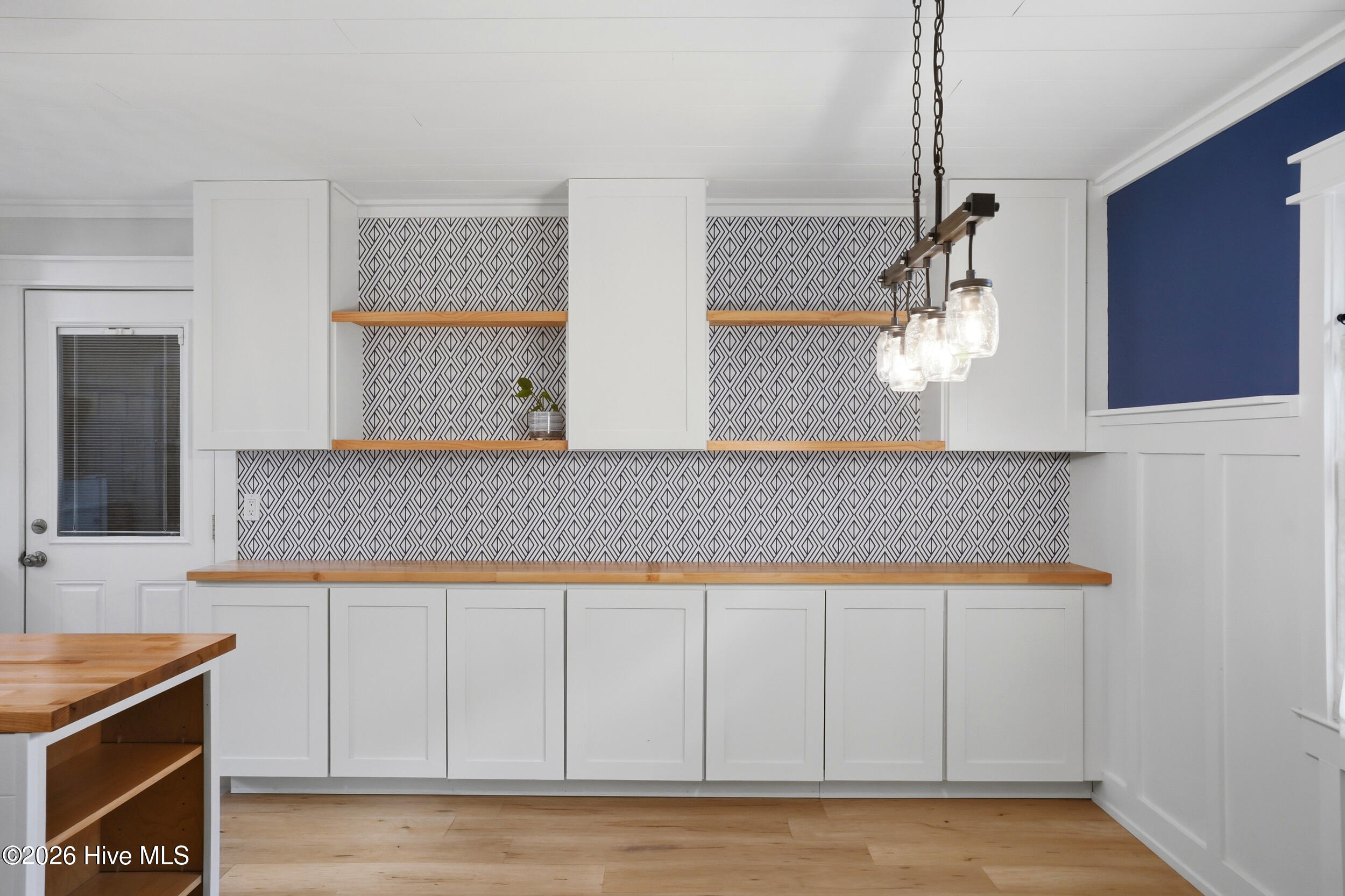 100565910 | Photo 20