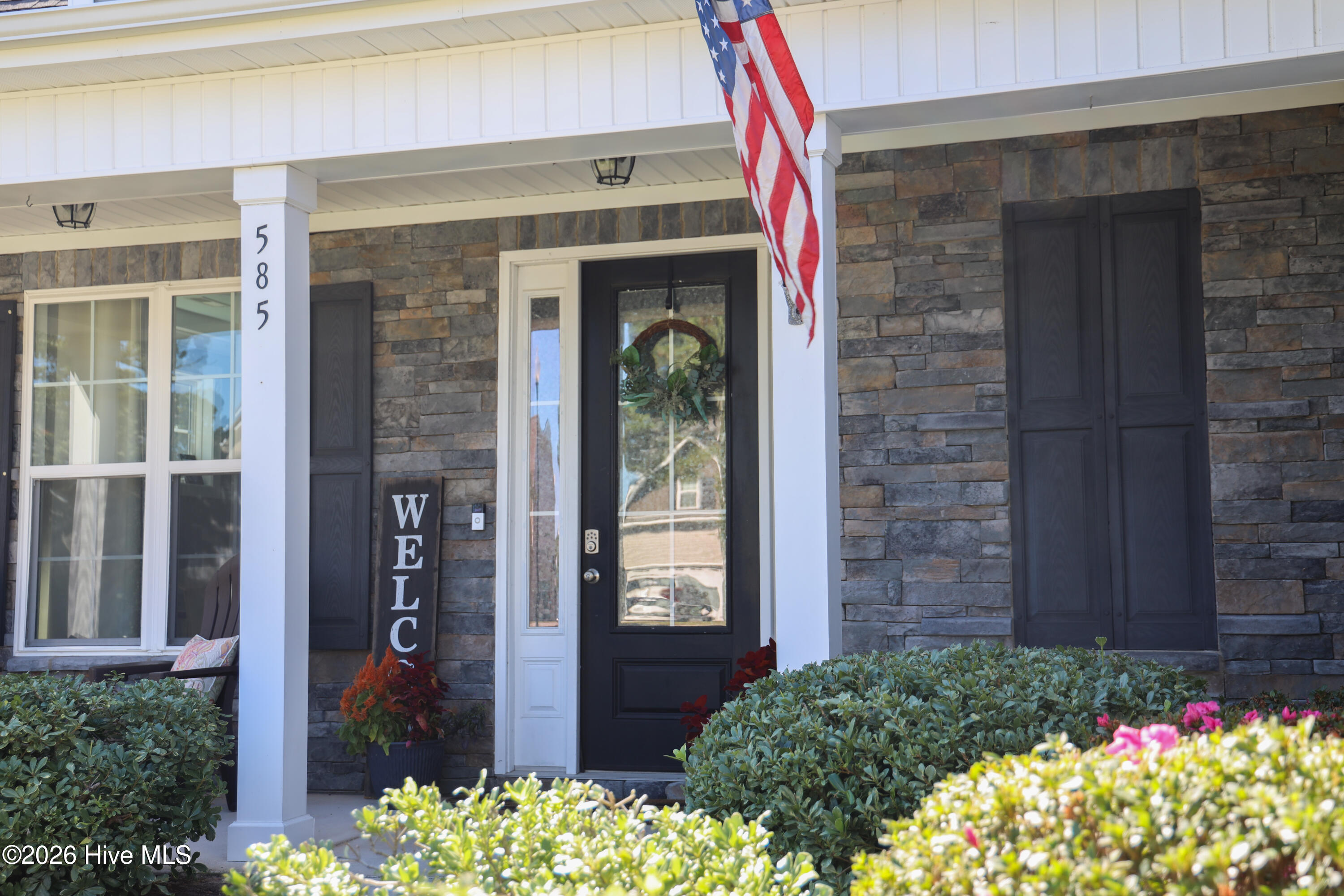 100569259 | Photo 73