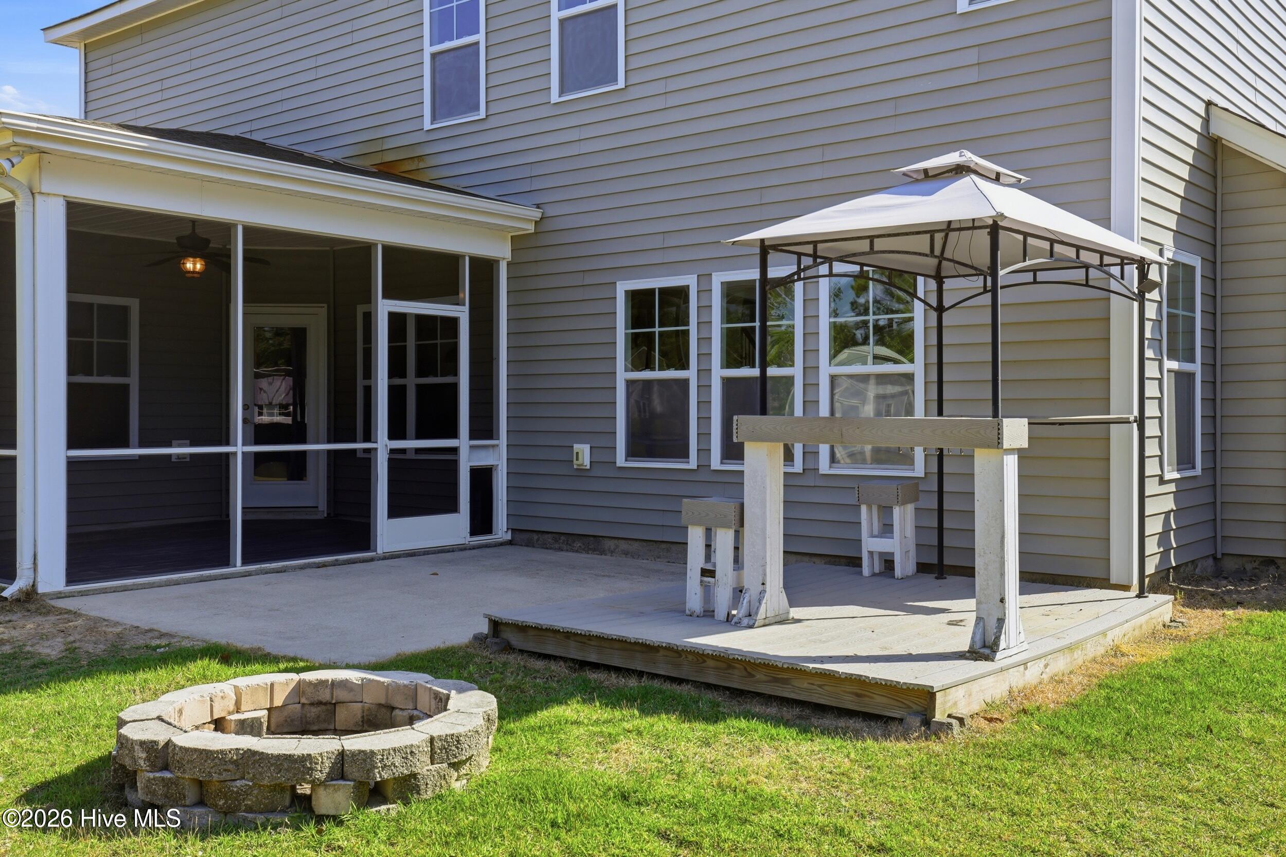 100569352 | Photo 50