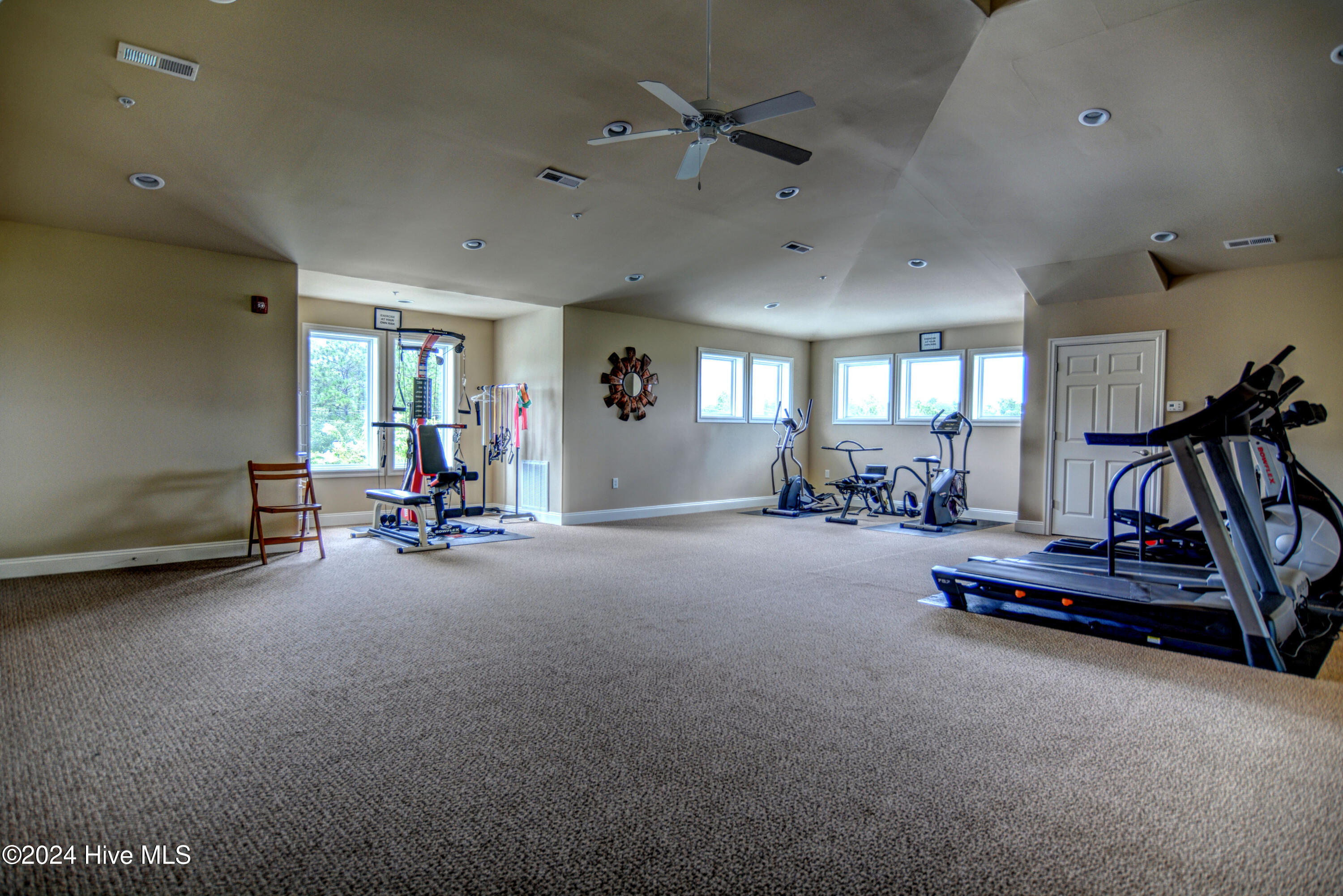 100484995 | Photo 38