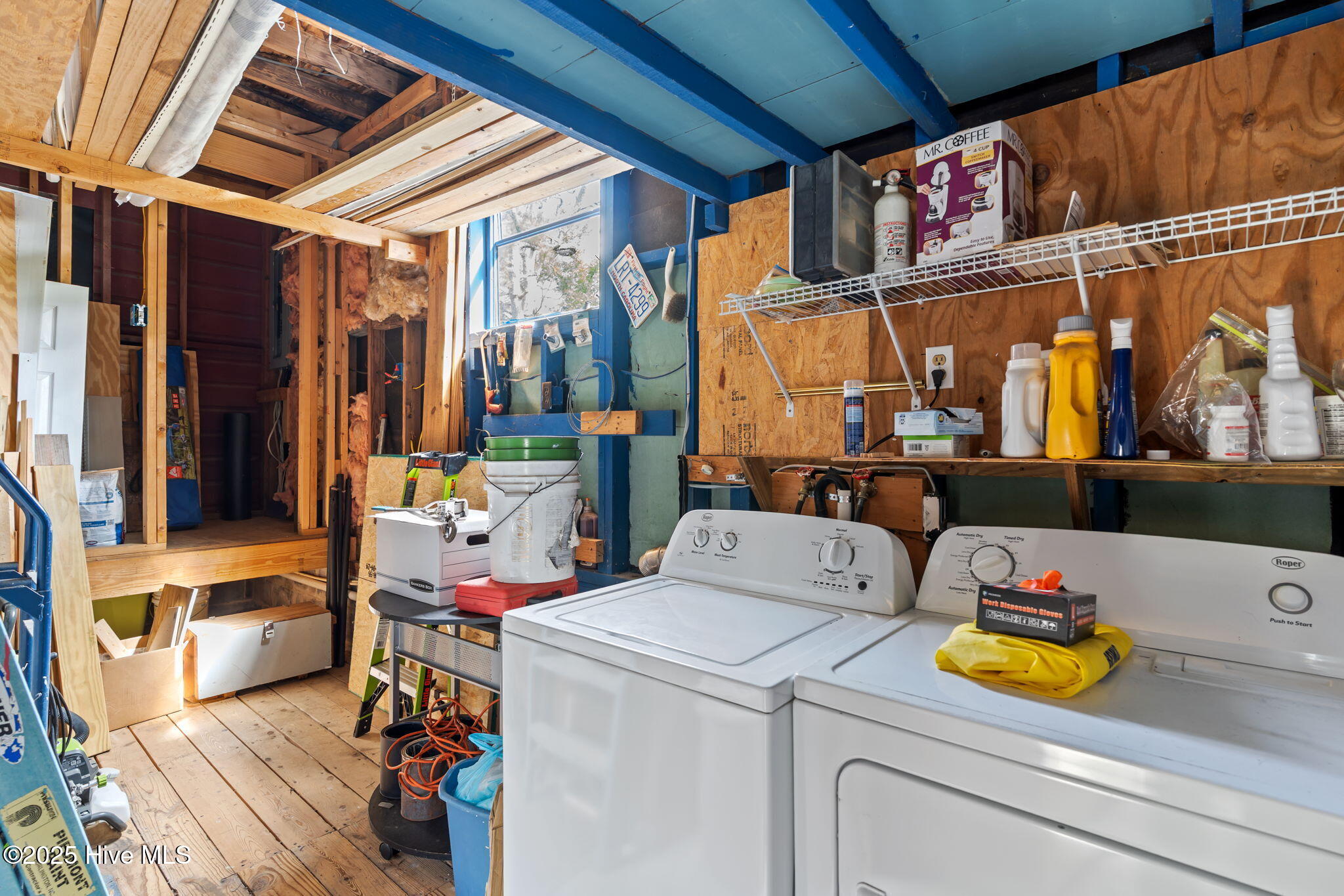 100536302 | Photo 44