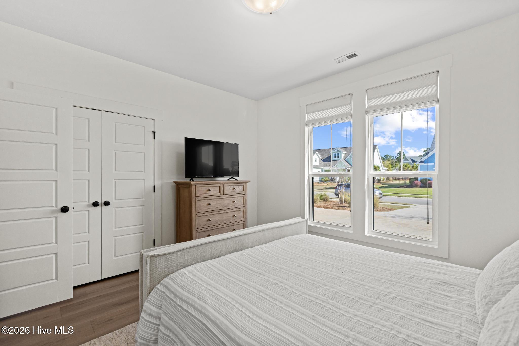 100561204 | Photo 26