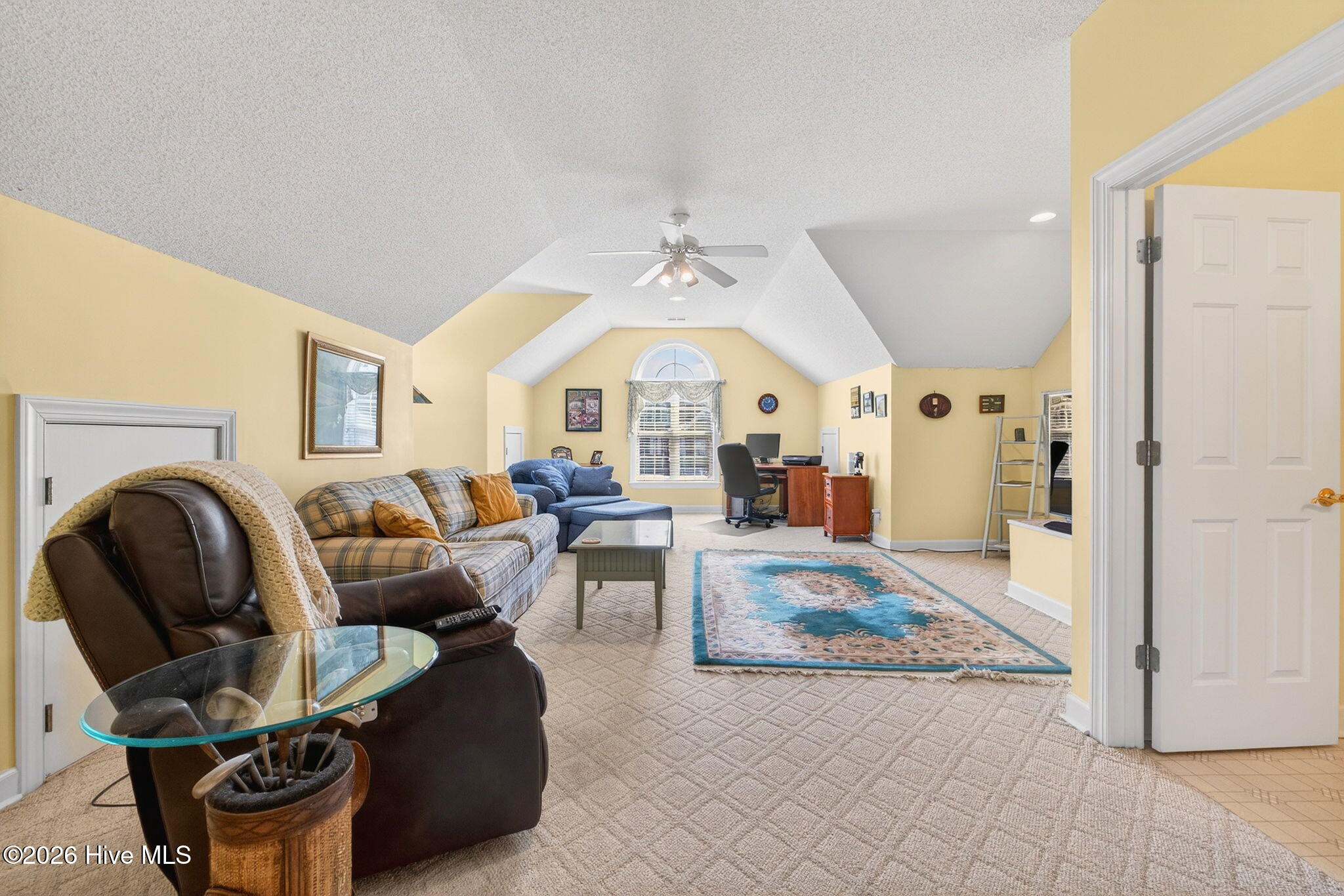 100557579 | Photo 32