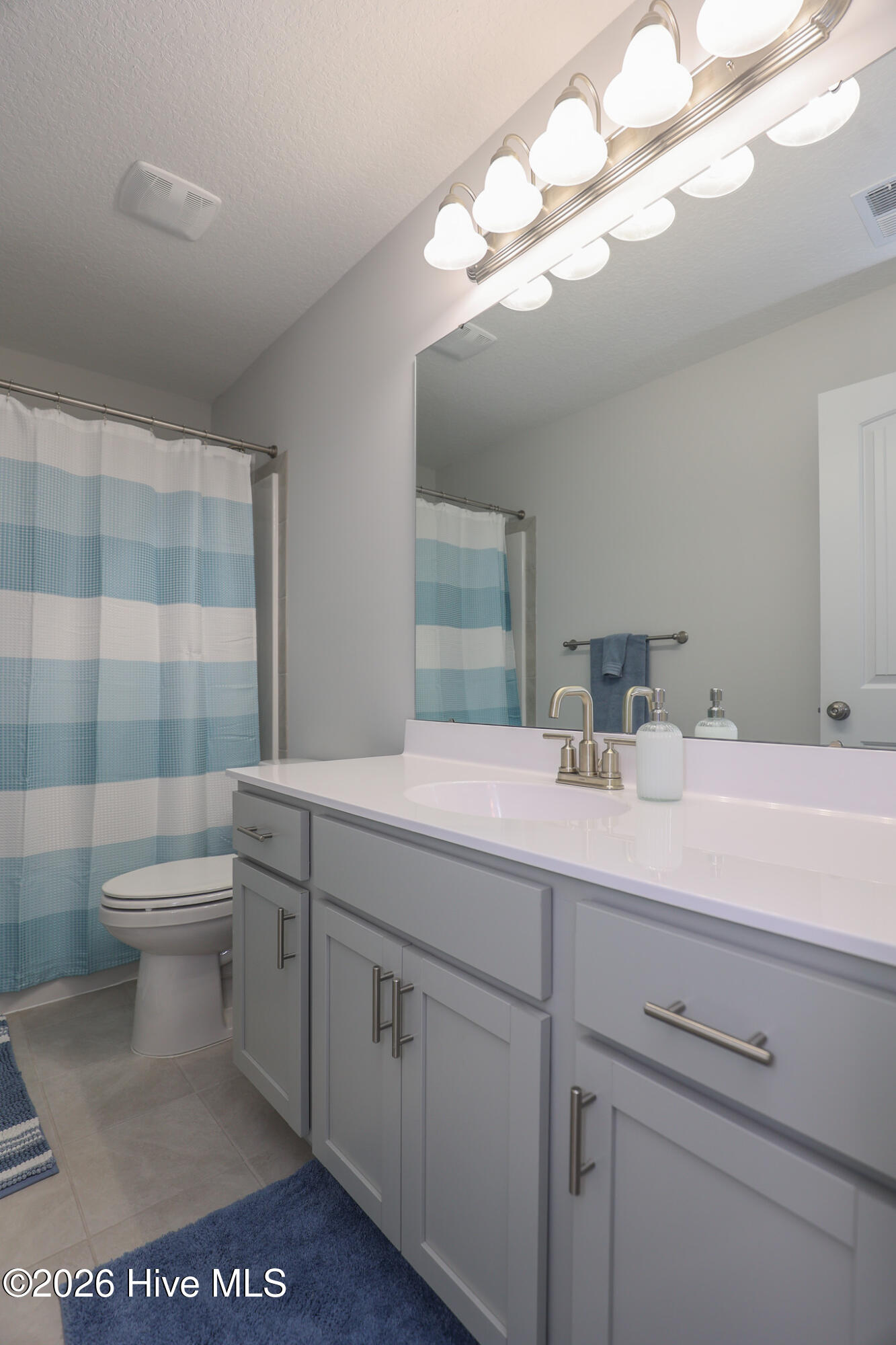 100566791 | Photo 36