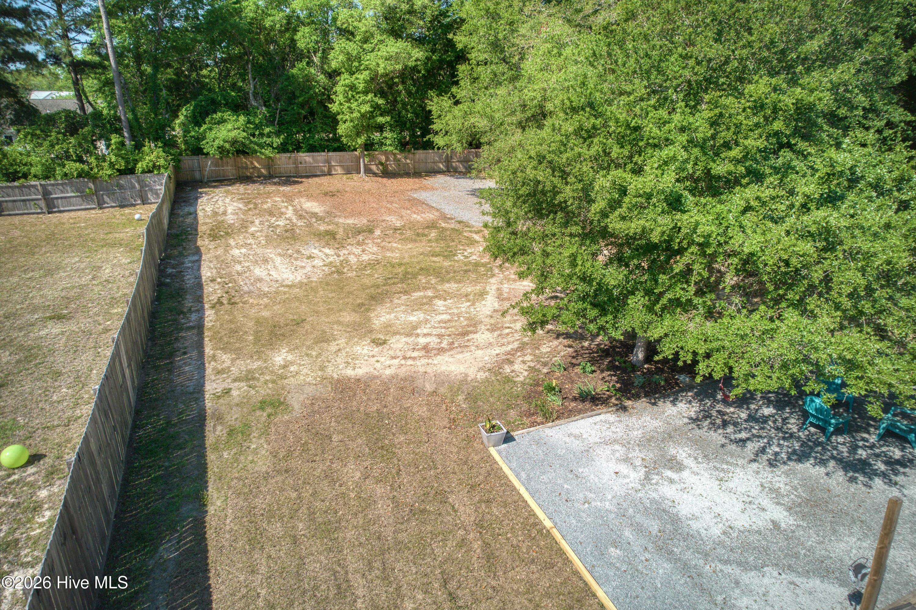 100569284 | Photo 64