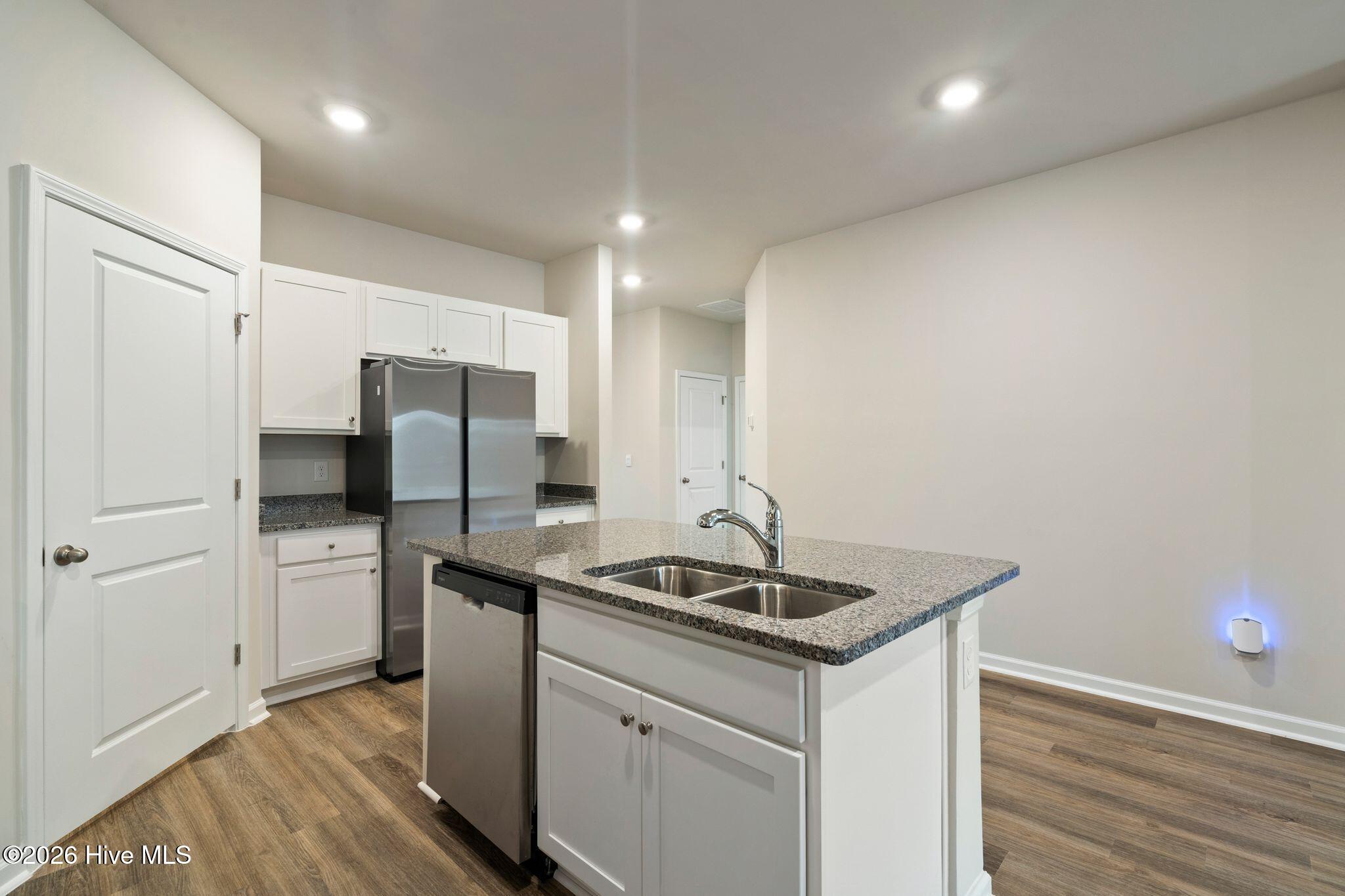 100553516 | Photo 14