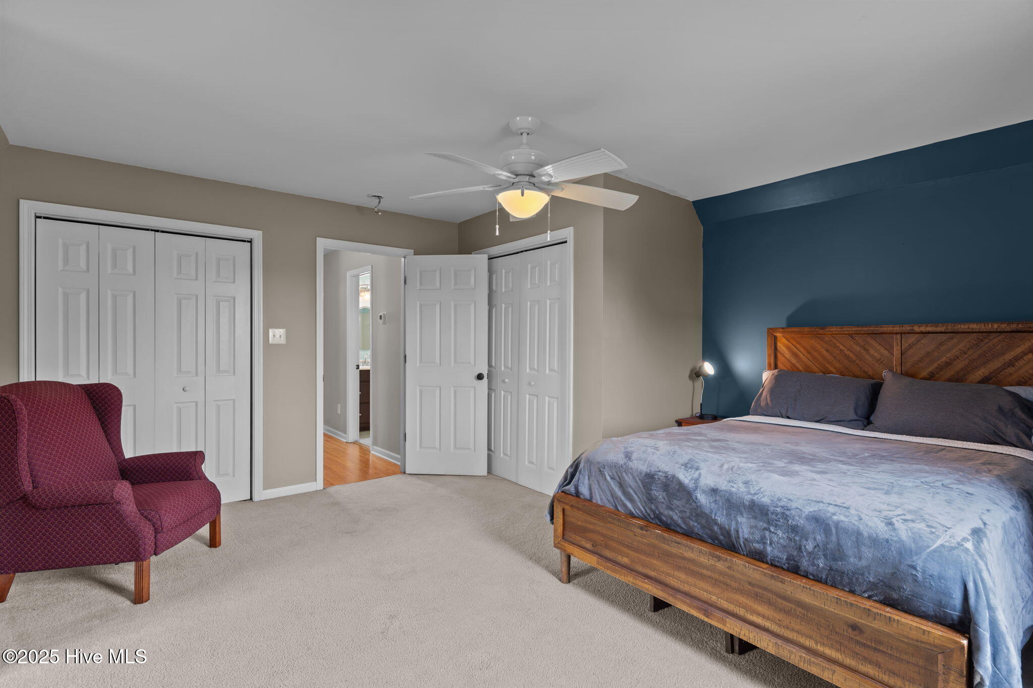 100535279 | Photo 33