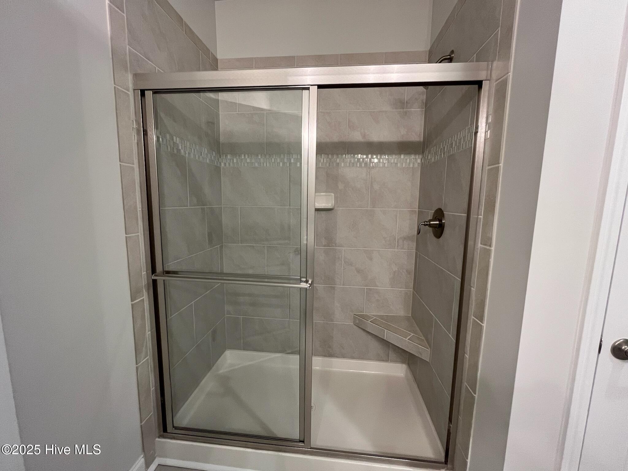 100420978 | Photo 22