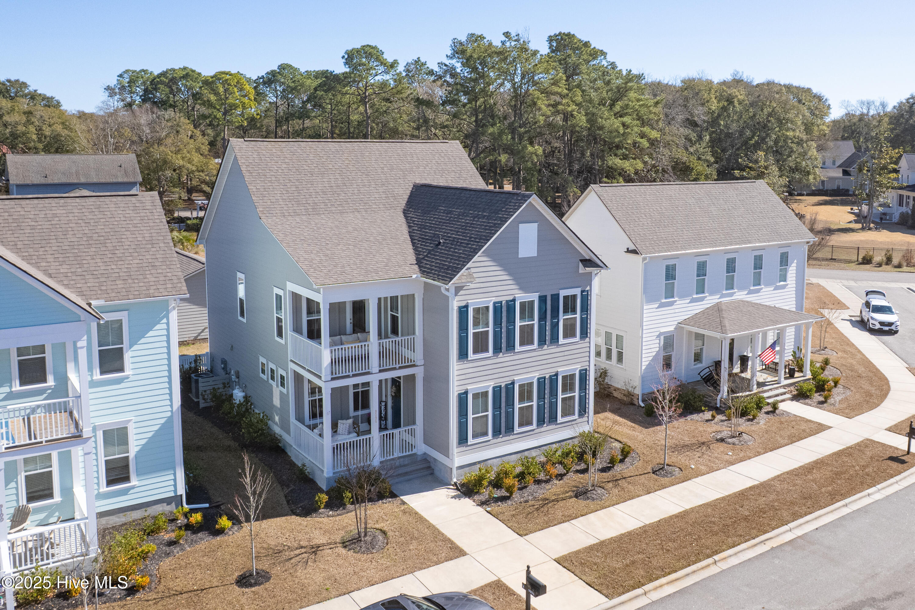 100553825 | Photo 42