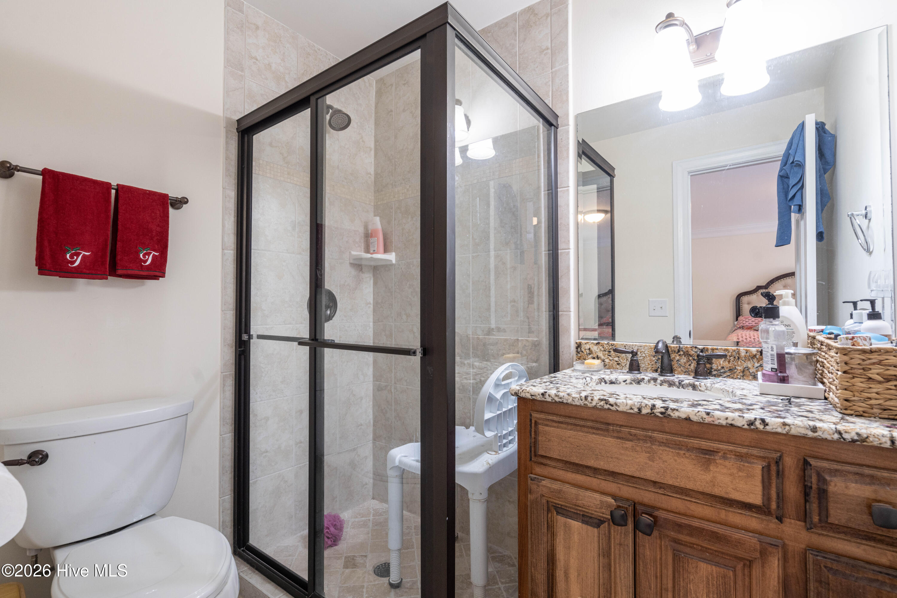 100548733 | Photo 26