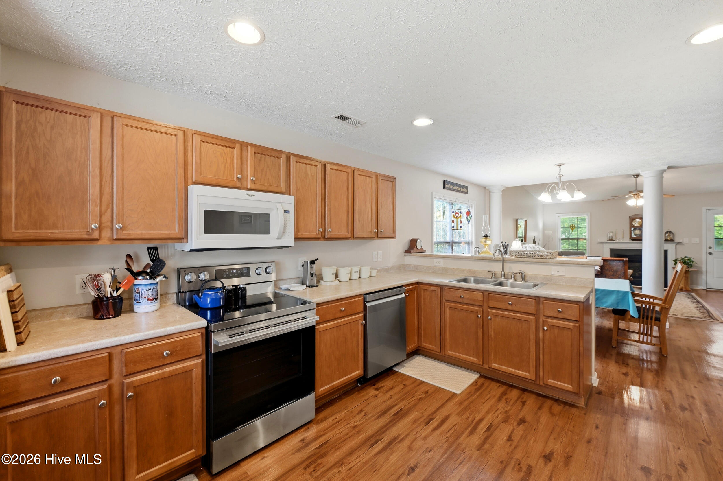 100566143 | Photo 10