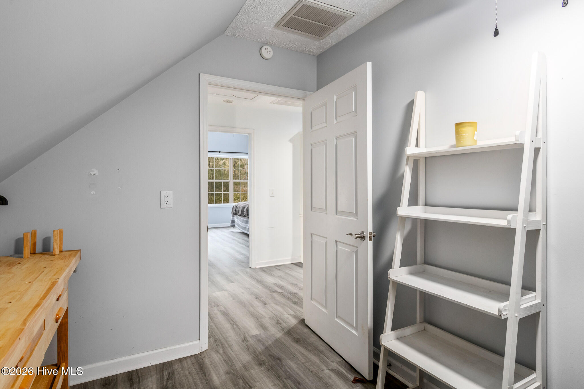 100549420 | Photo 24