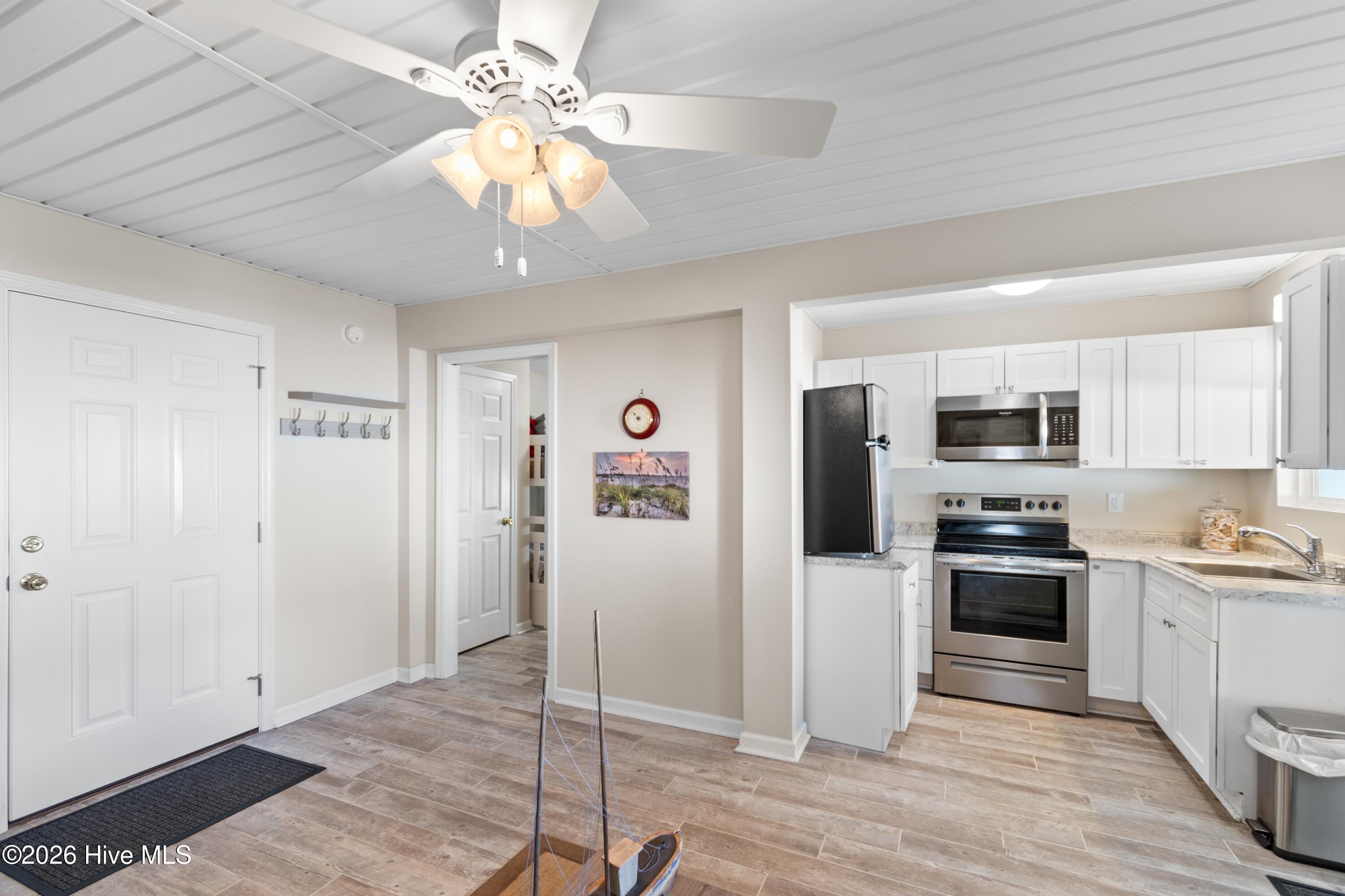 100561293 | Photo 36