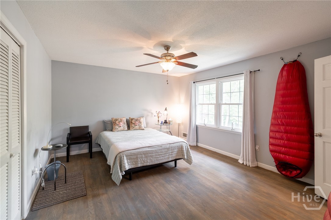 140 Rollingwood Drive