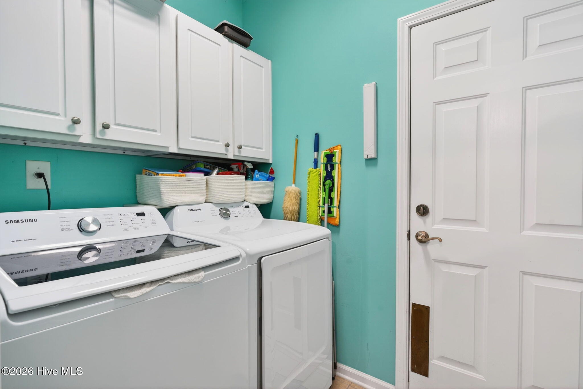 100558240 | Photo 32