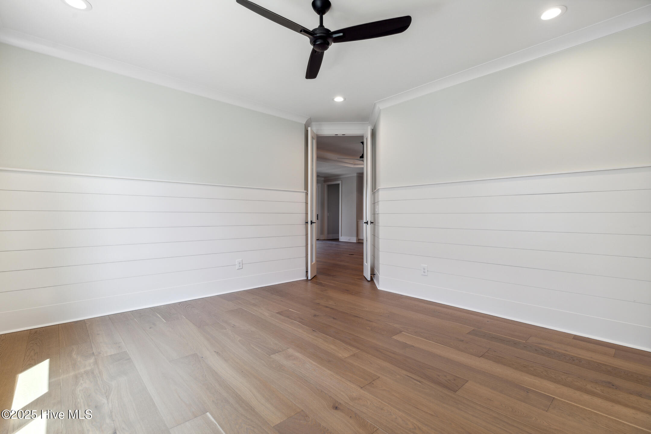 100461244 | Photo 50