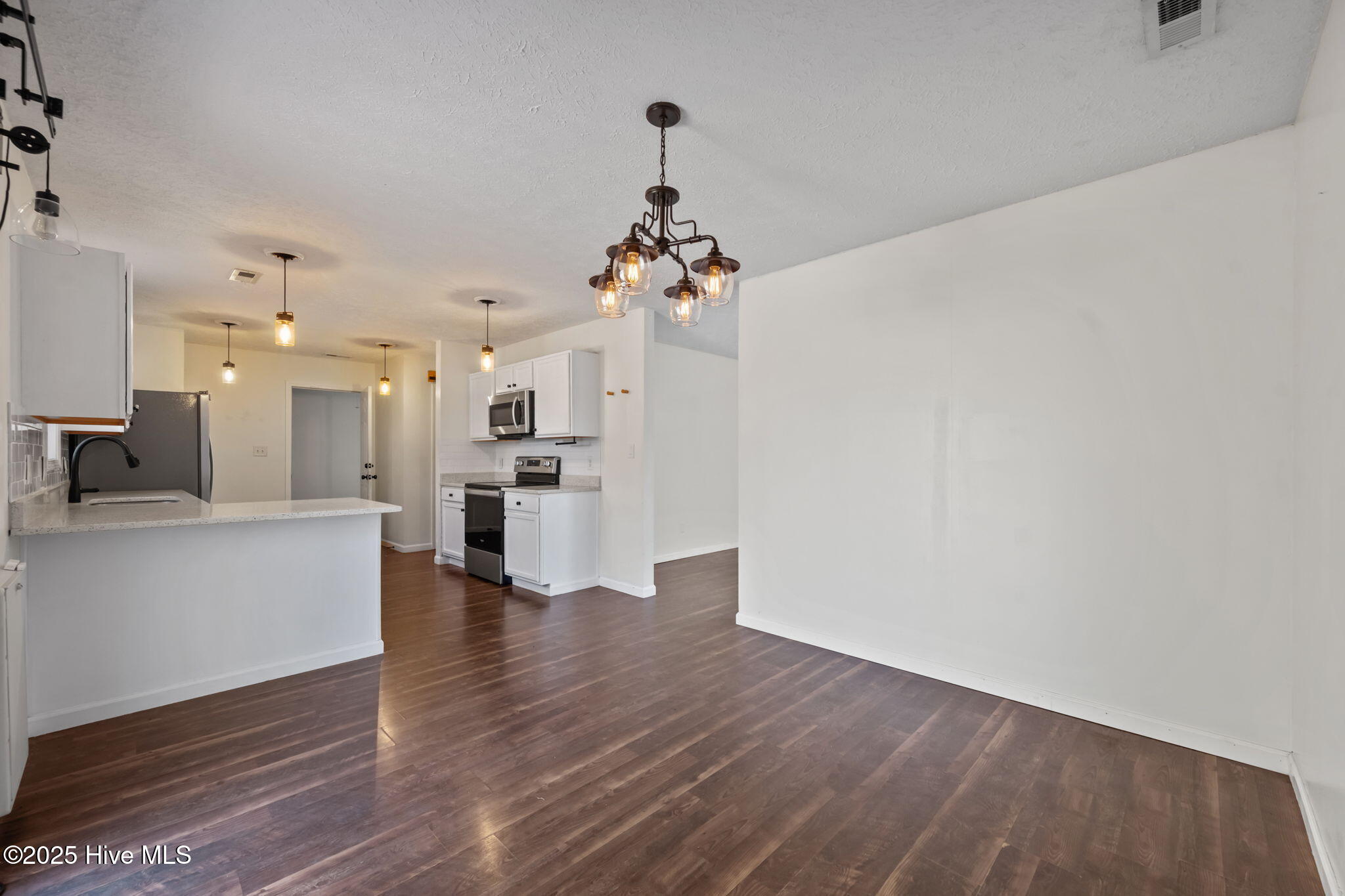 100546746 | Photo 15