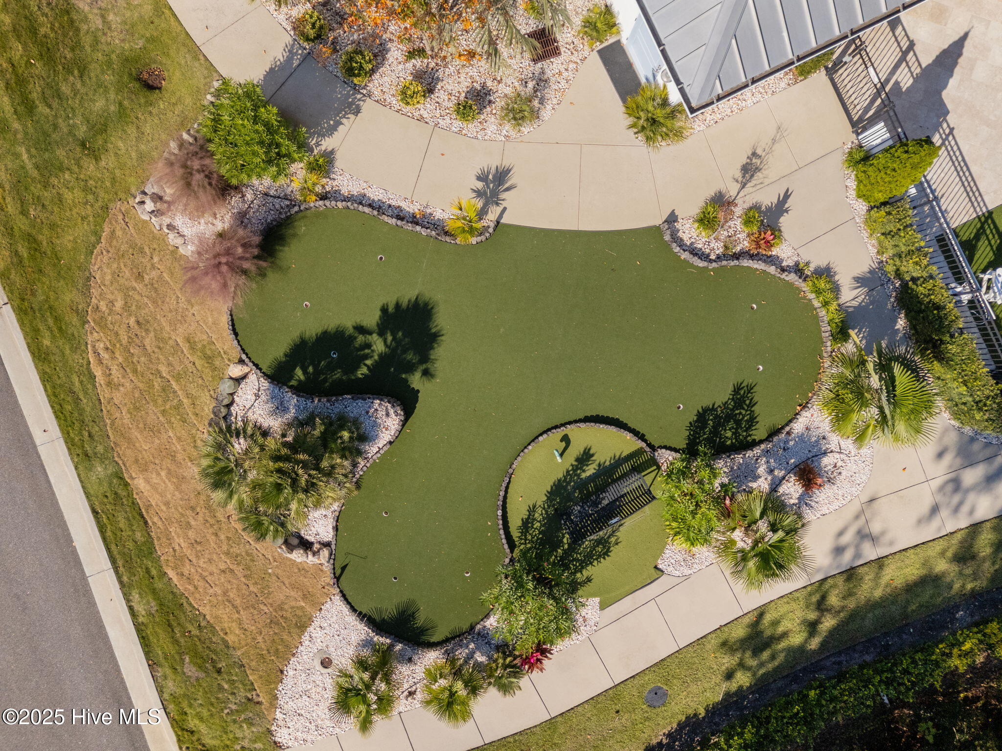 100540381 | Photo 63