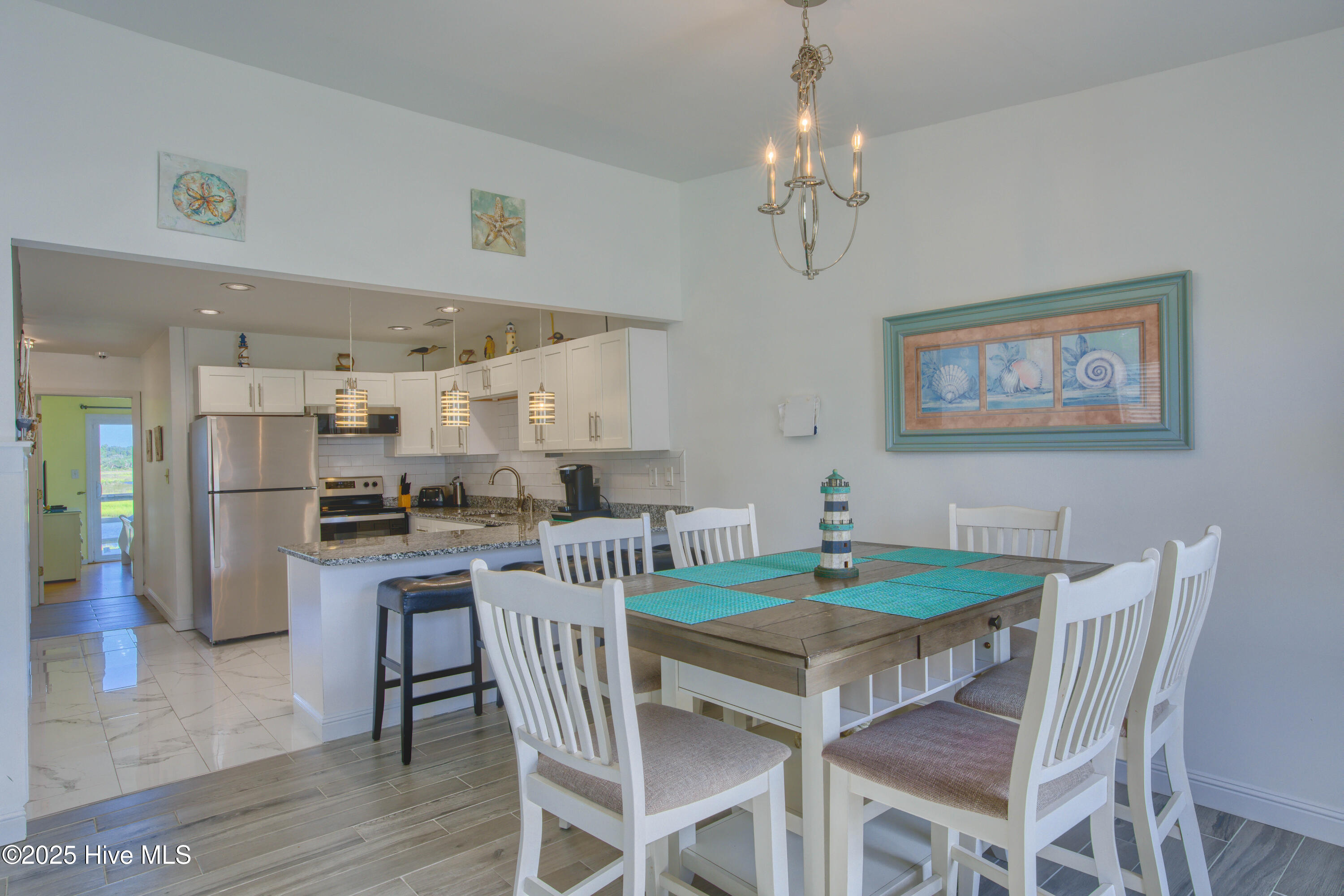 100534392 | Photo 15