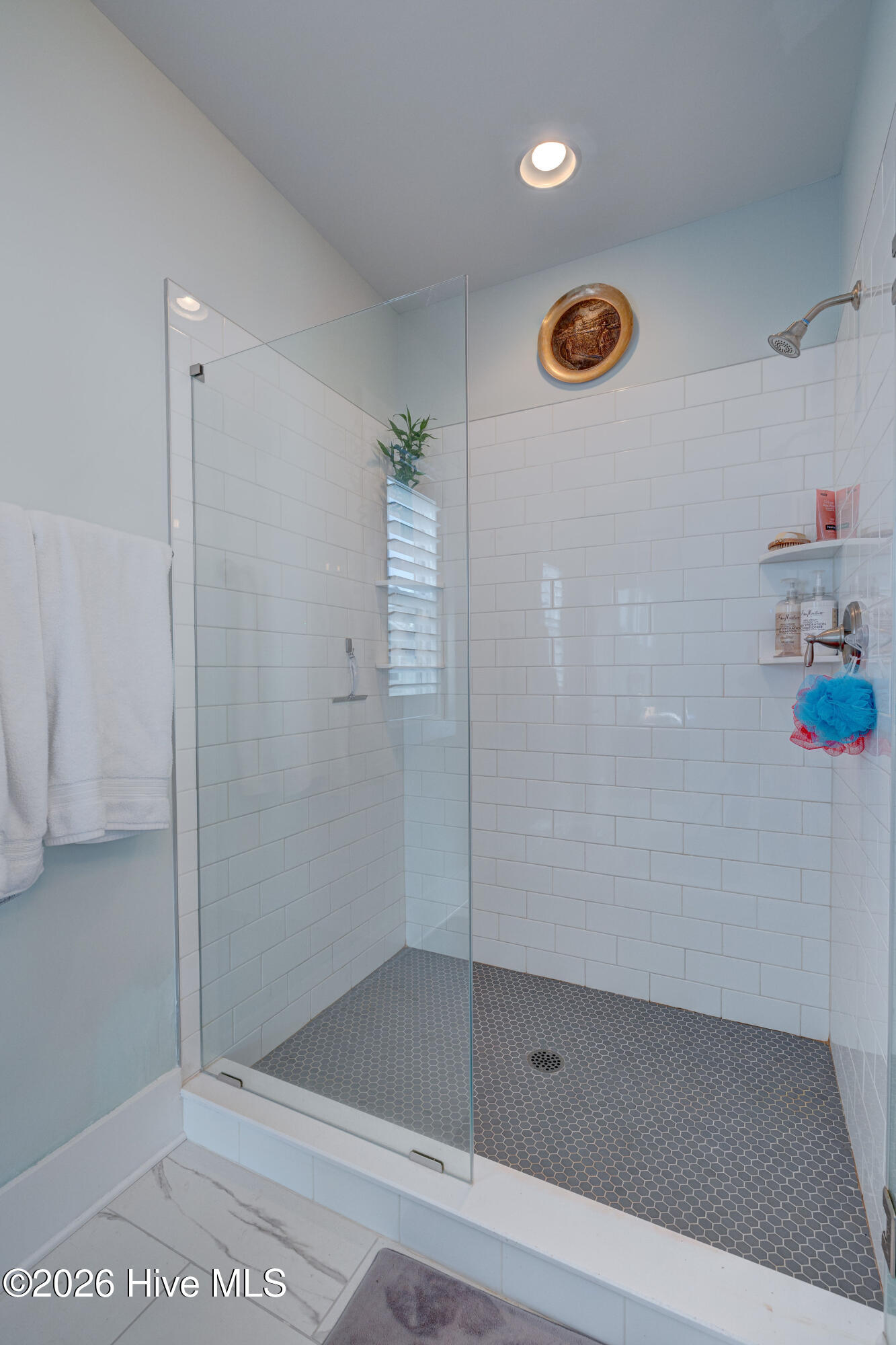 100561022 | Photo 34