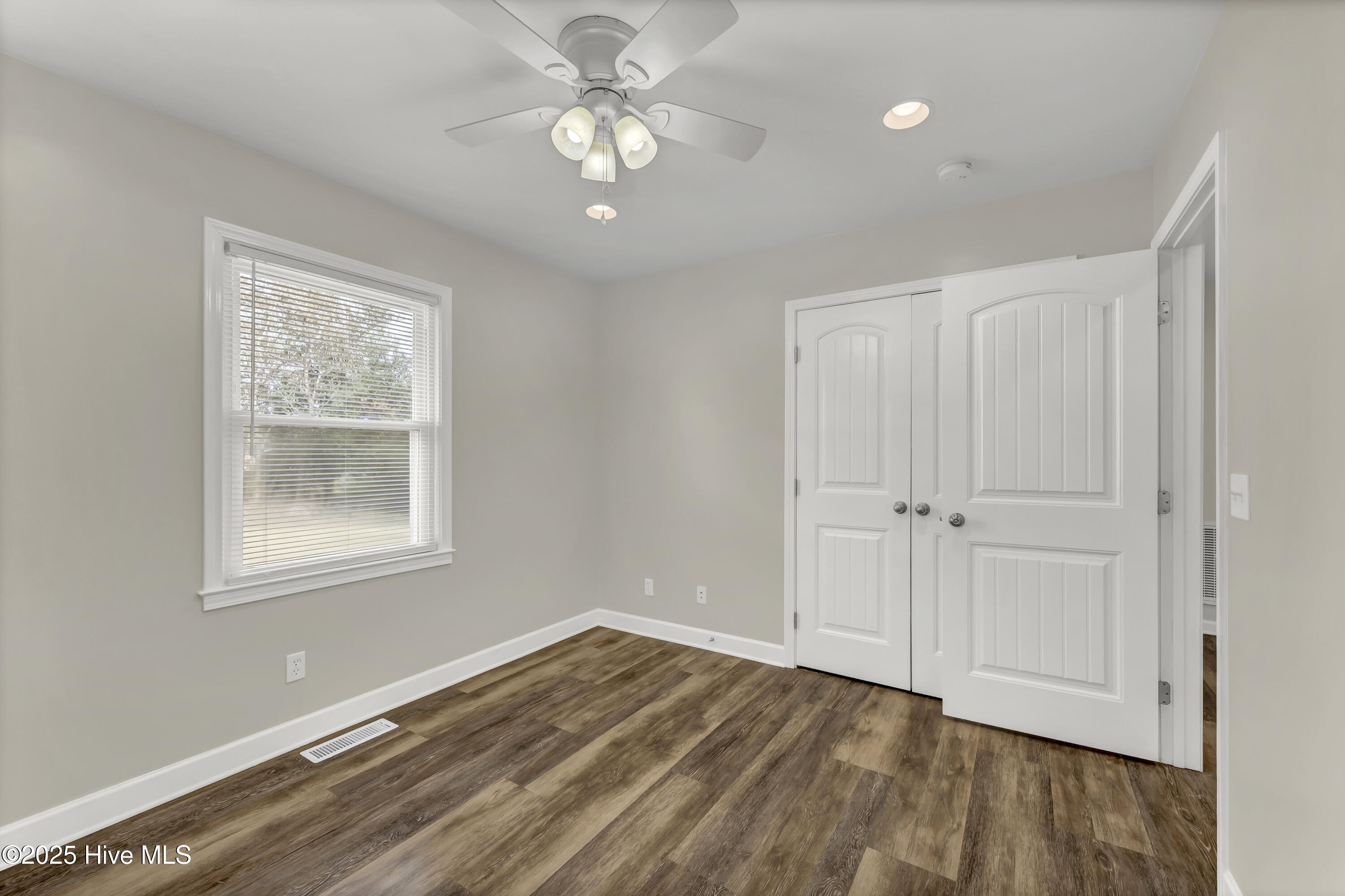 100543844 | Photo 20