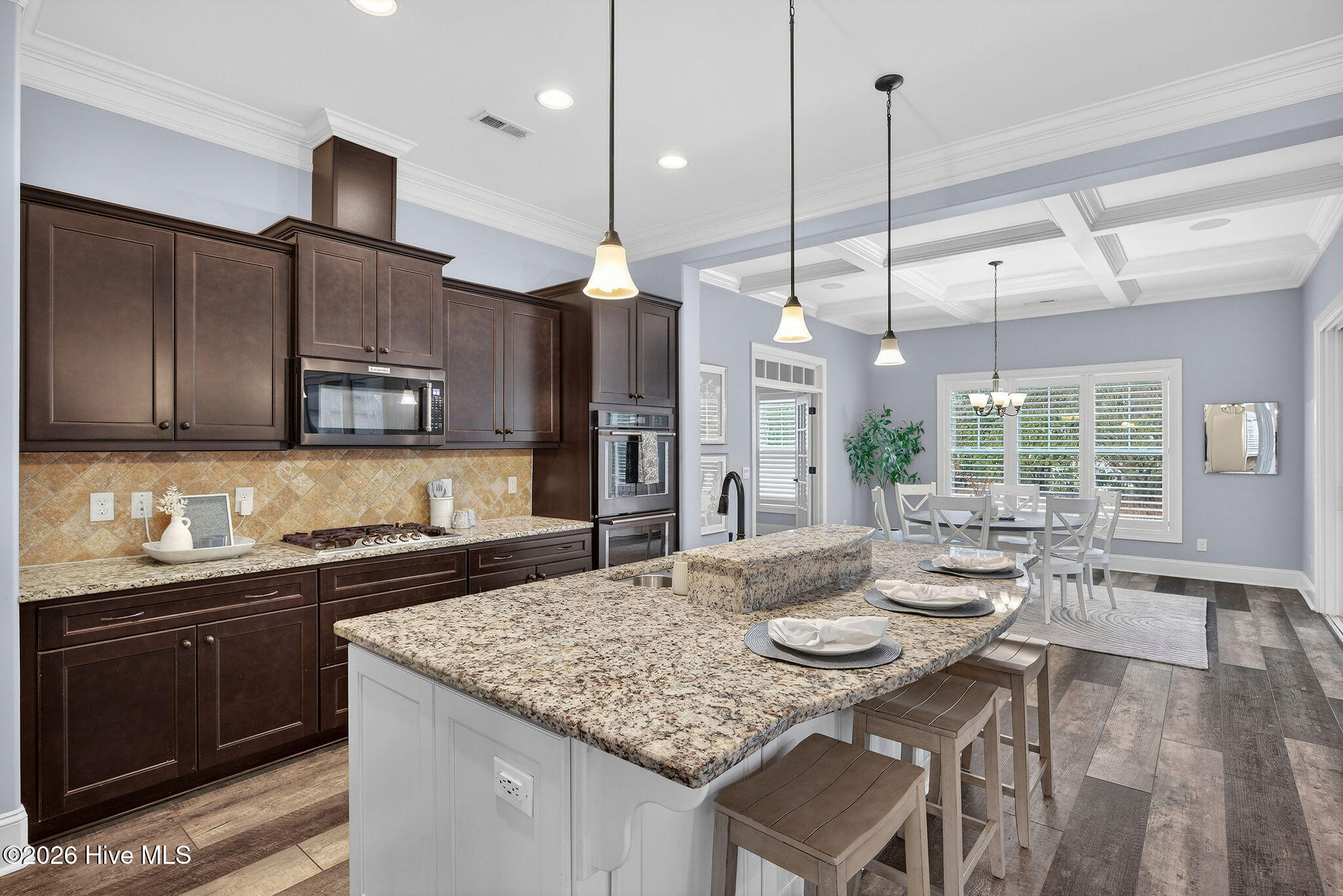 100559766 | Photo 18