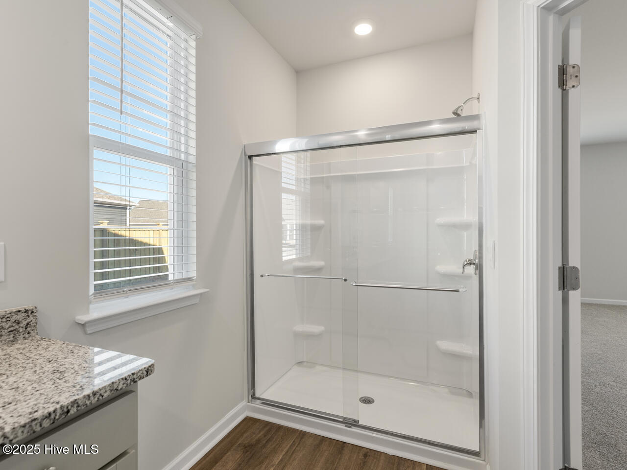 100555999 | Photo 20