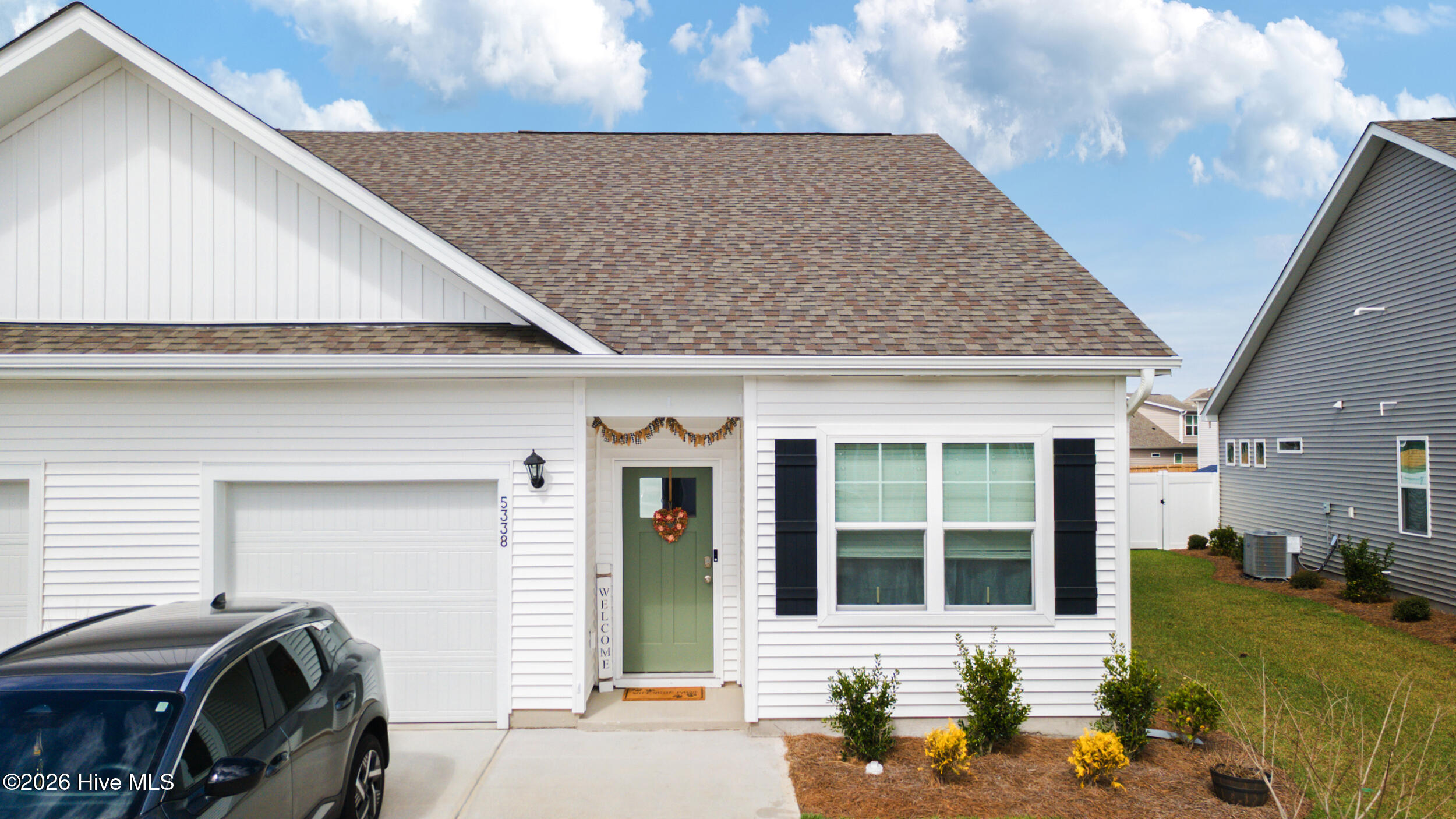 100561359 | Photo 43