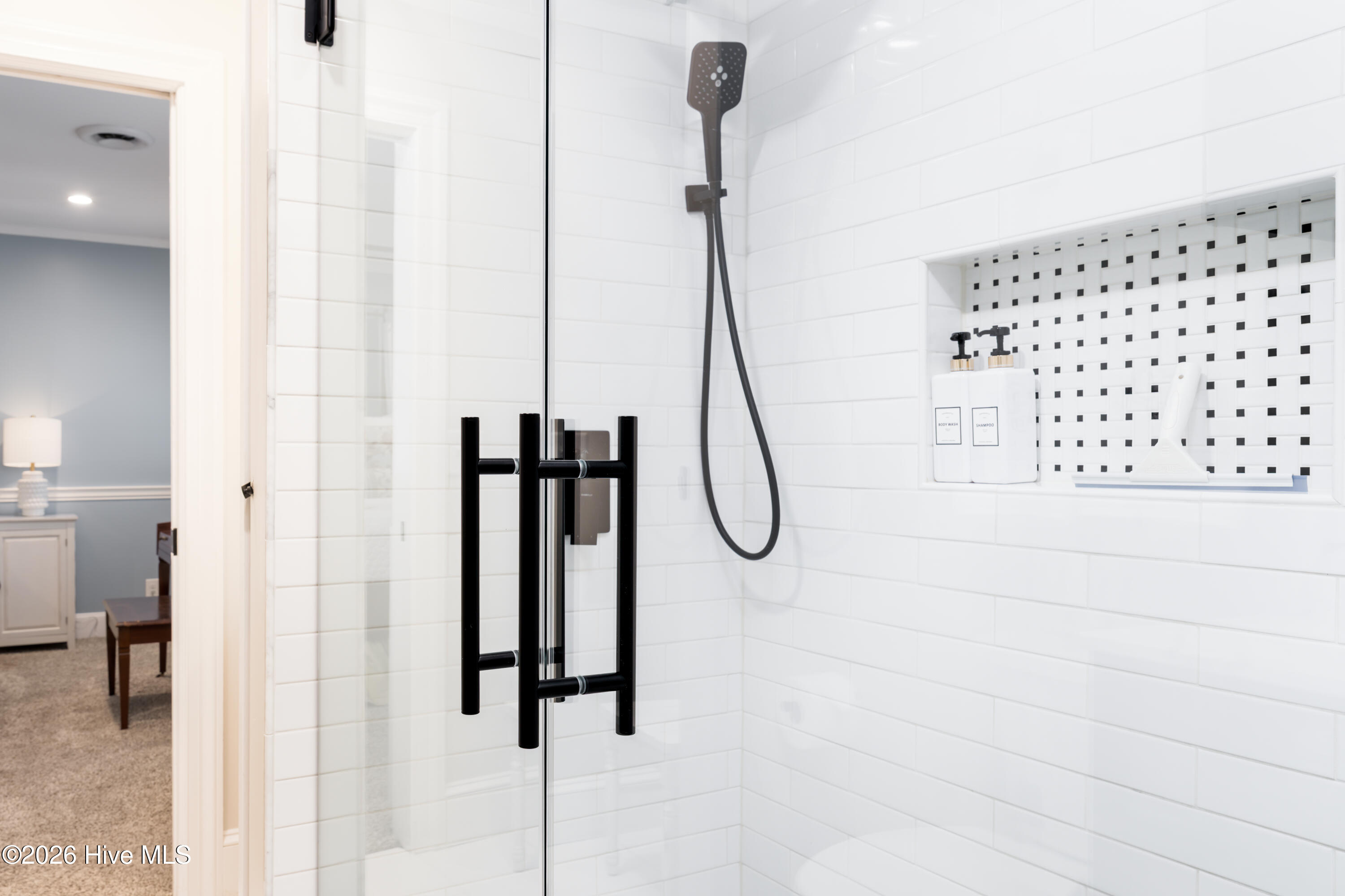 100565005 | Photo 44