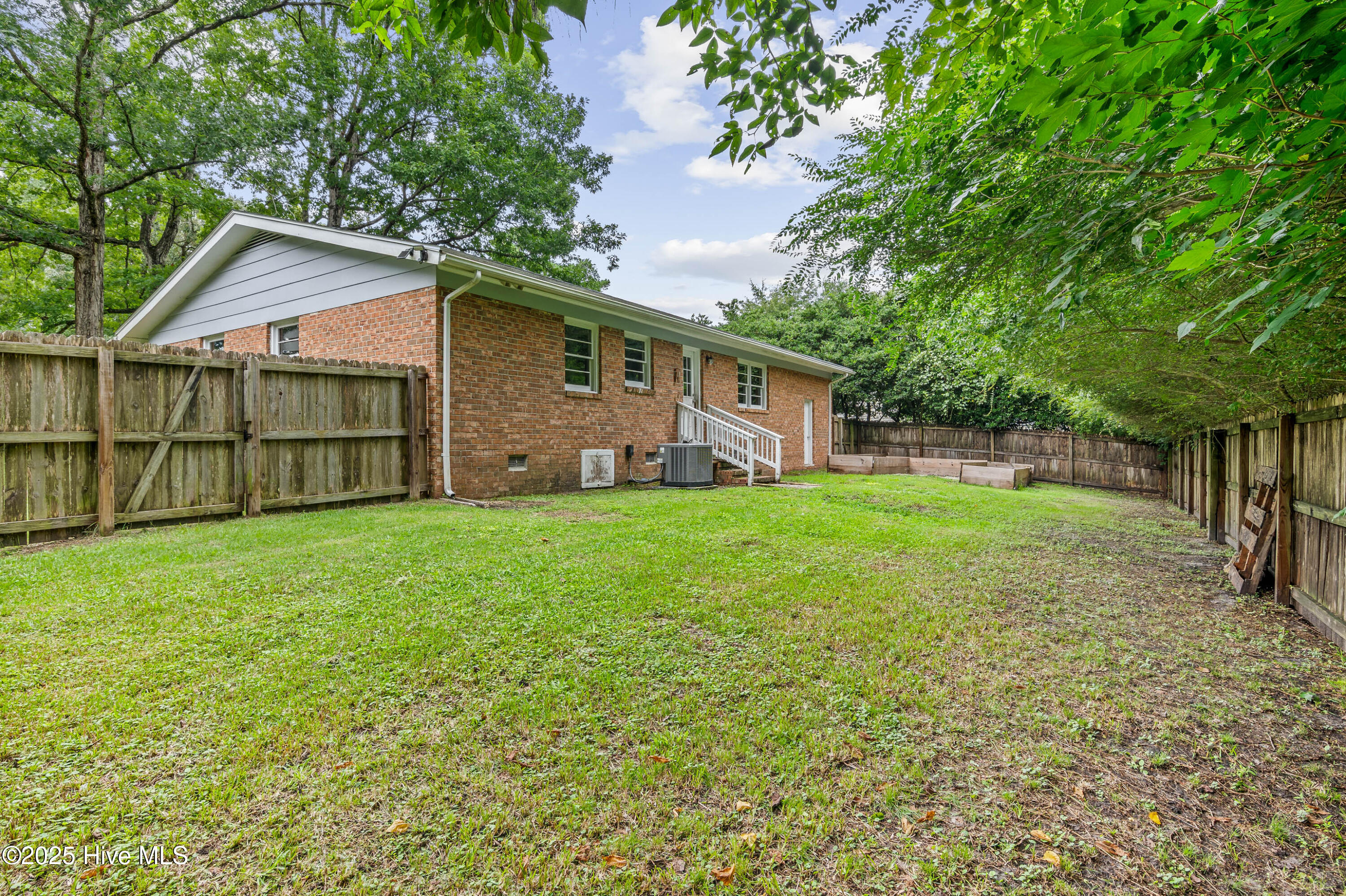 100524950 | Photo 23