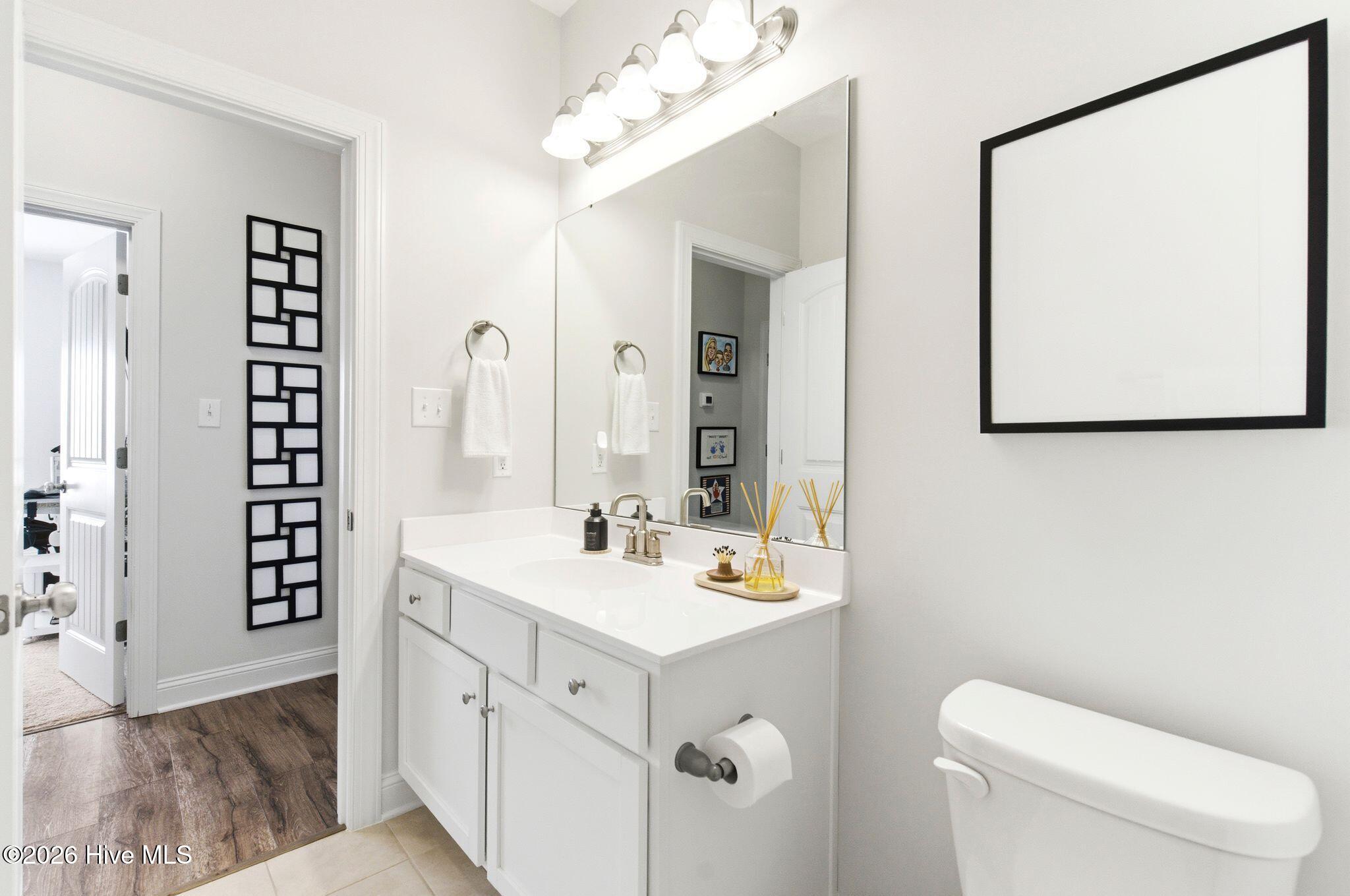 100563255 | Photo 32