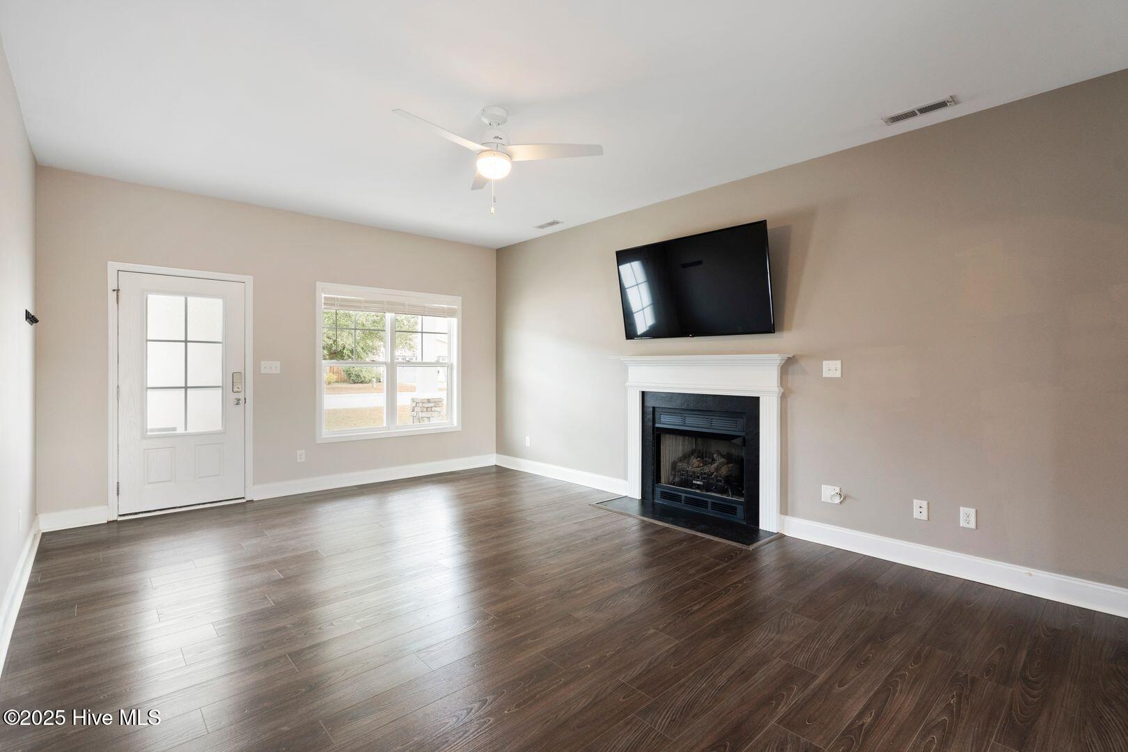 111 Saw Grass Drive, Maple Hill, NC 28454 – photo 7: 6931c3b49a246b4631e7d8df