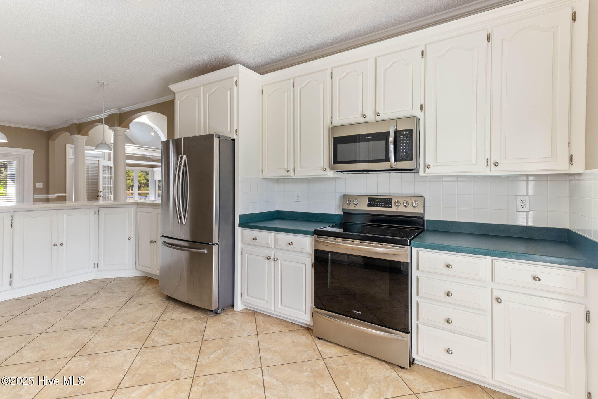 100533905 | Photo 21