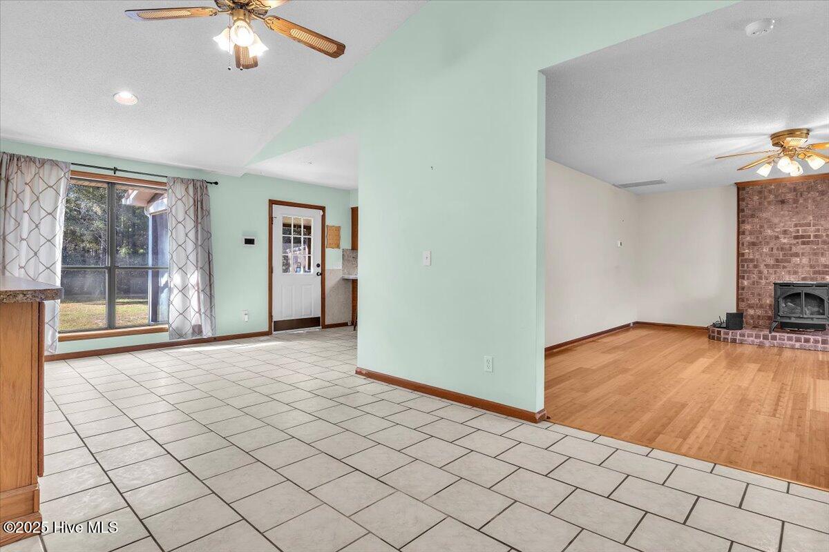 100568309 | Photo 27