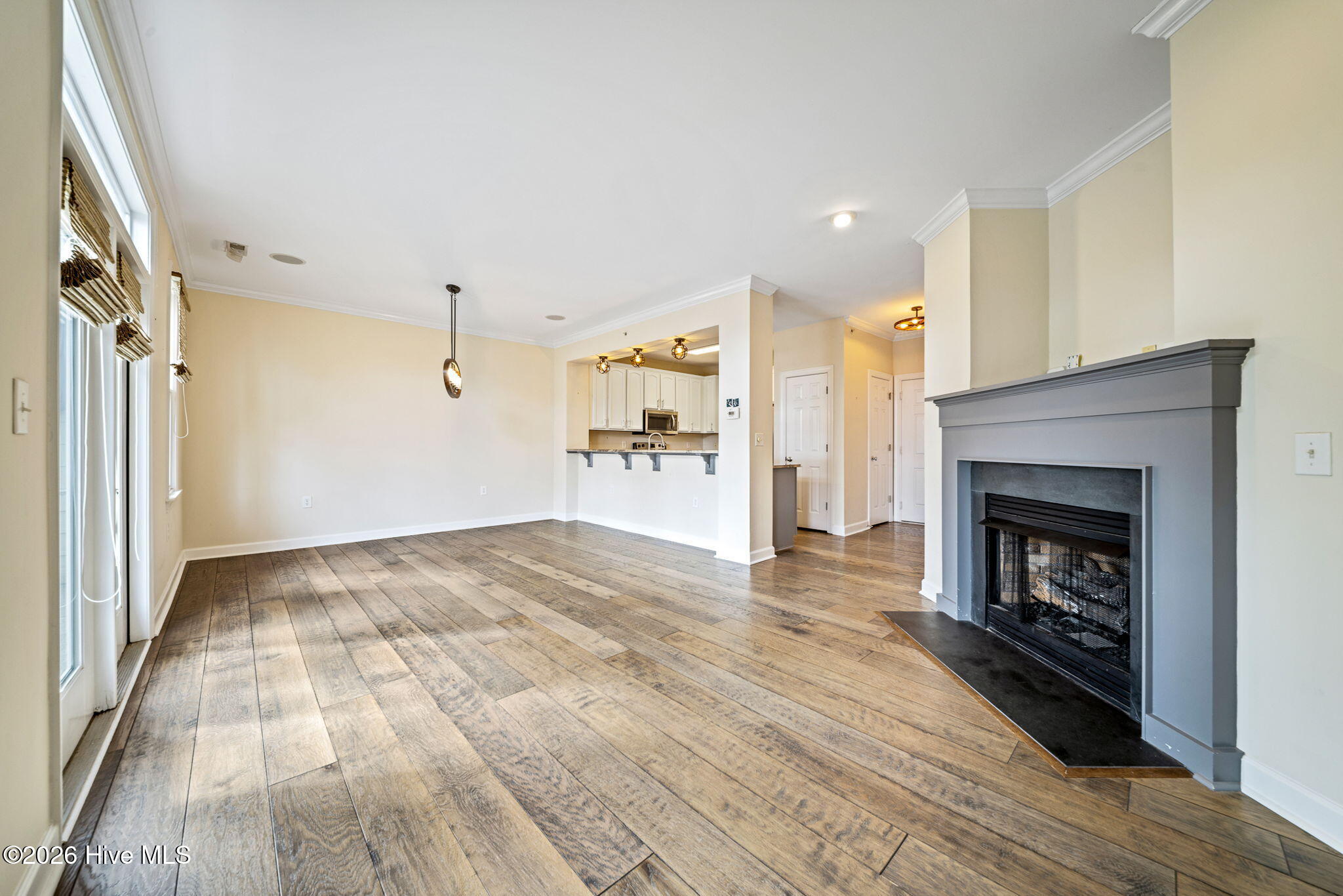 100557806 | Photo 10