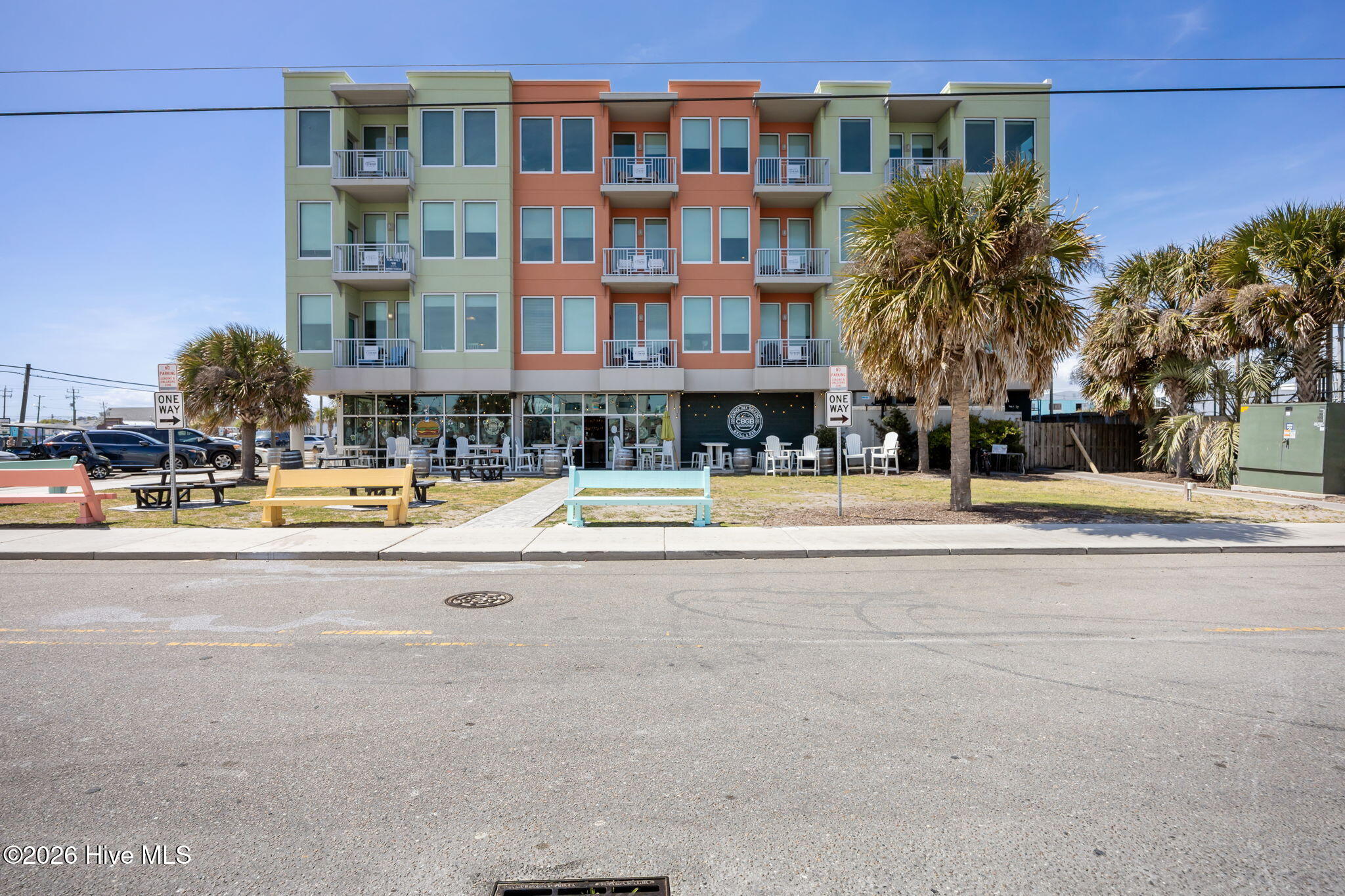 100566225 | Photo 32