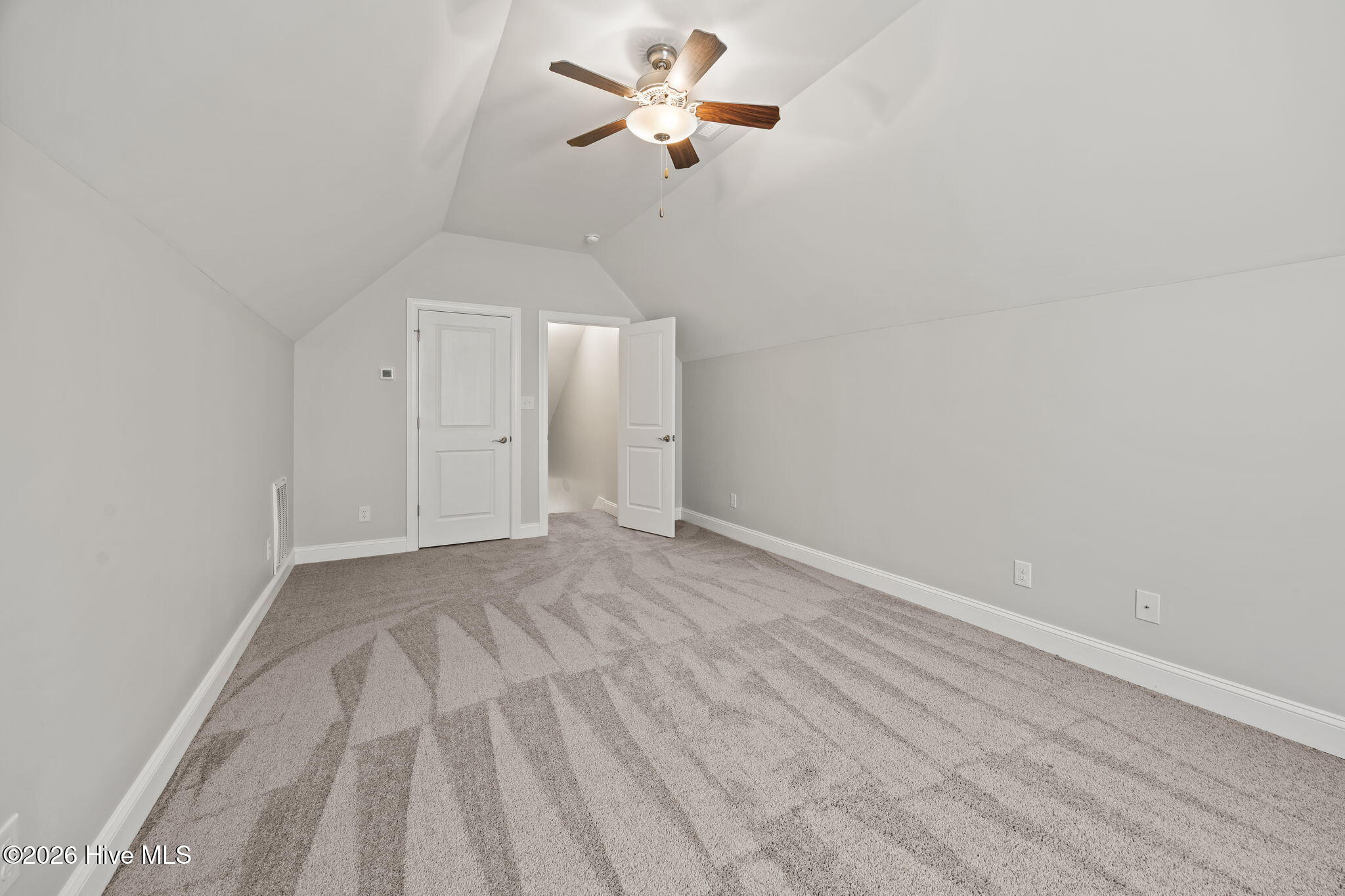 100559560 | Photo 38