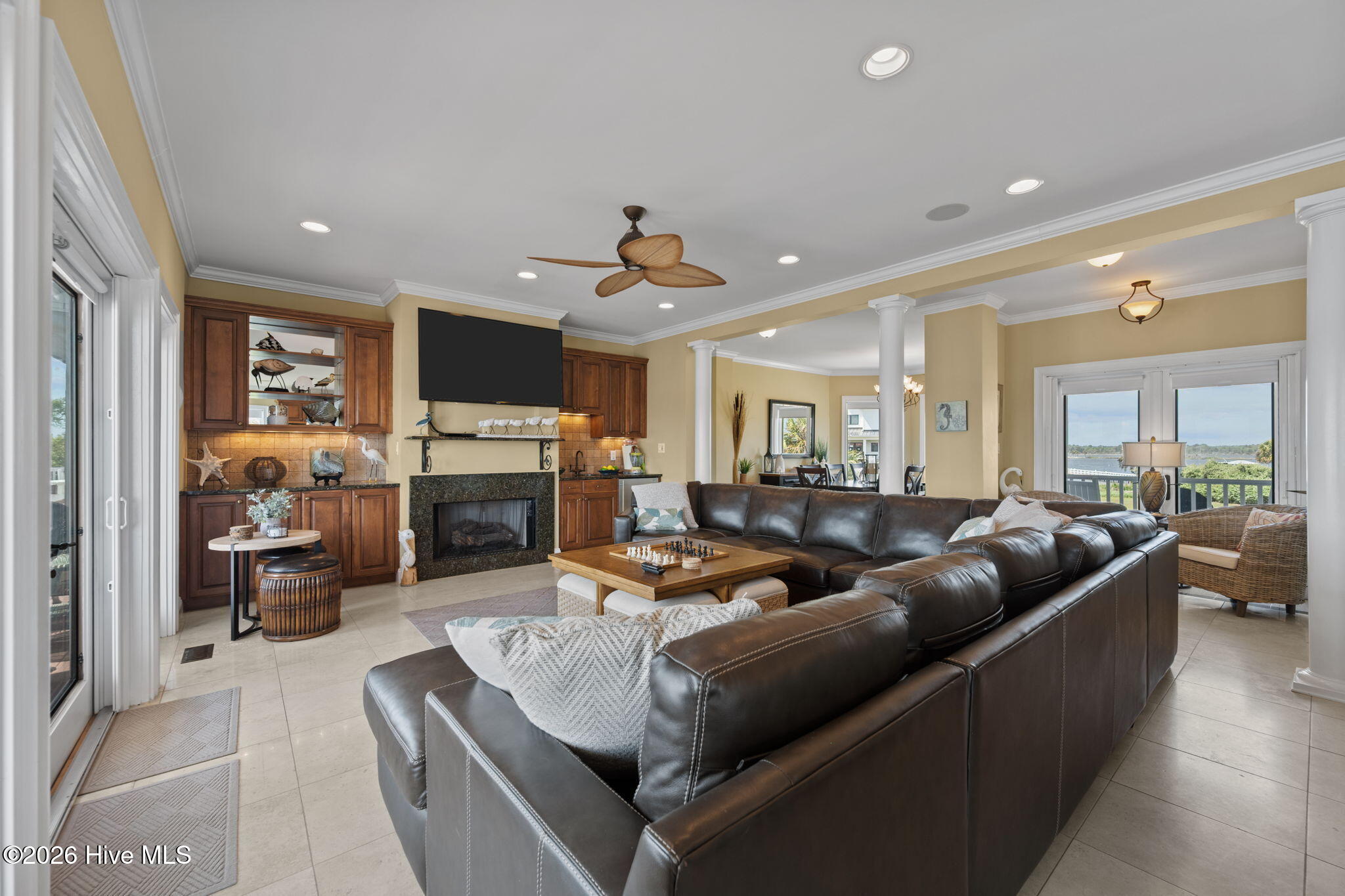 100568549 | Photo 14