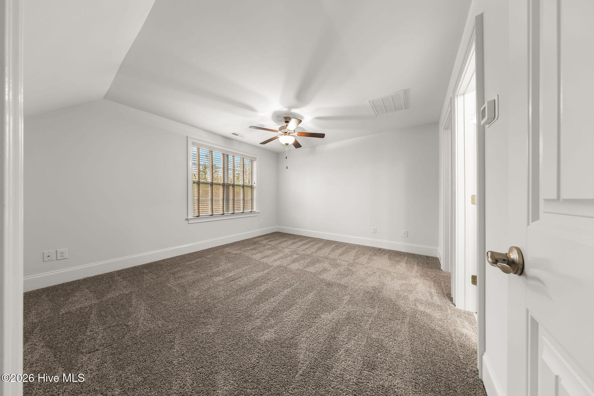 100554356 | Photo 44