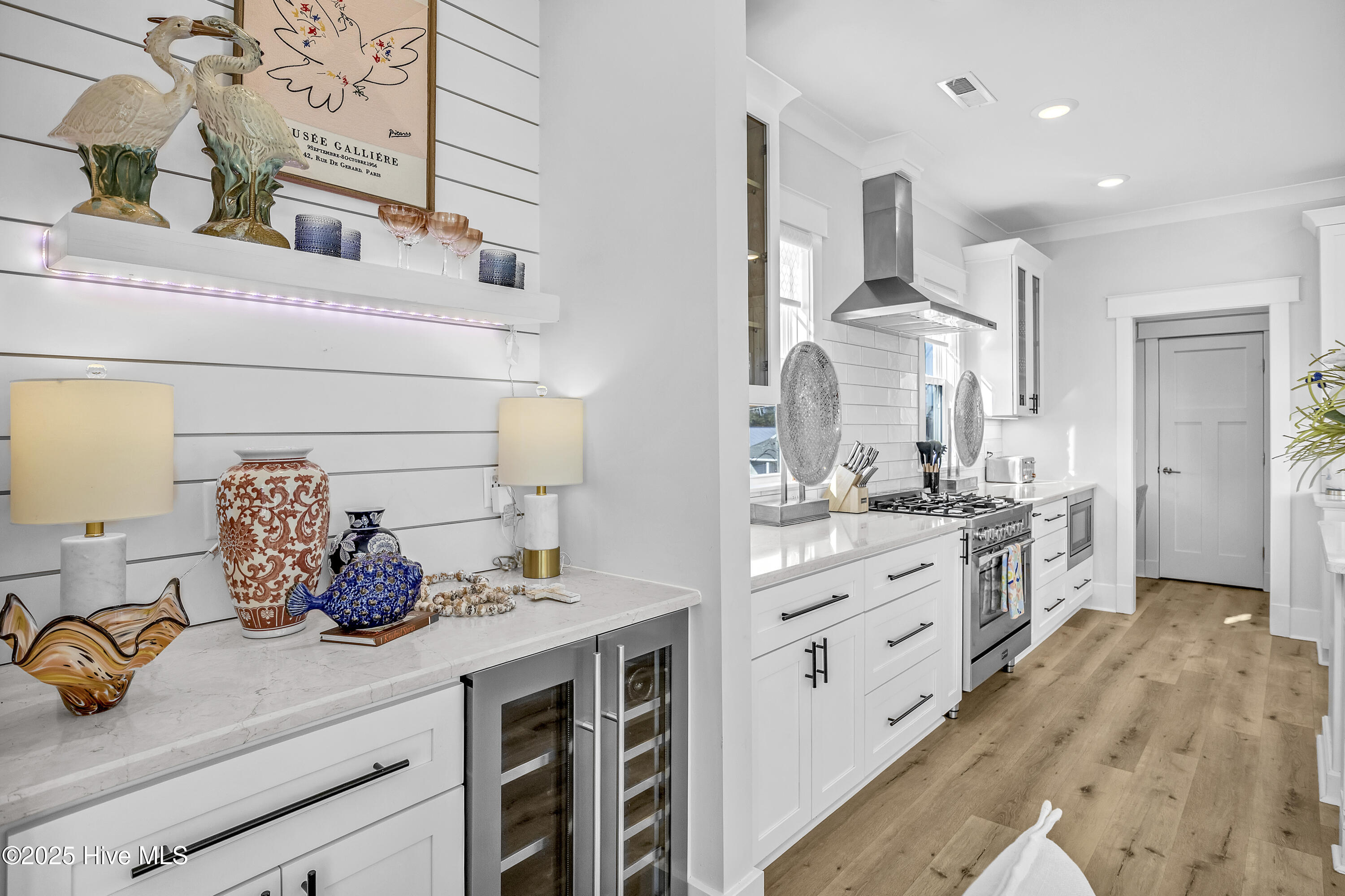 100540464 | Photo 23