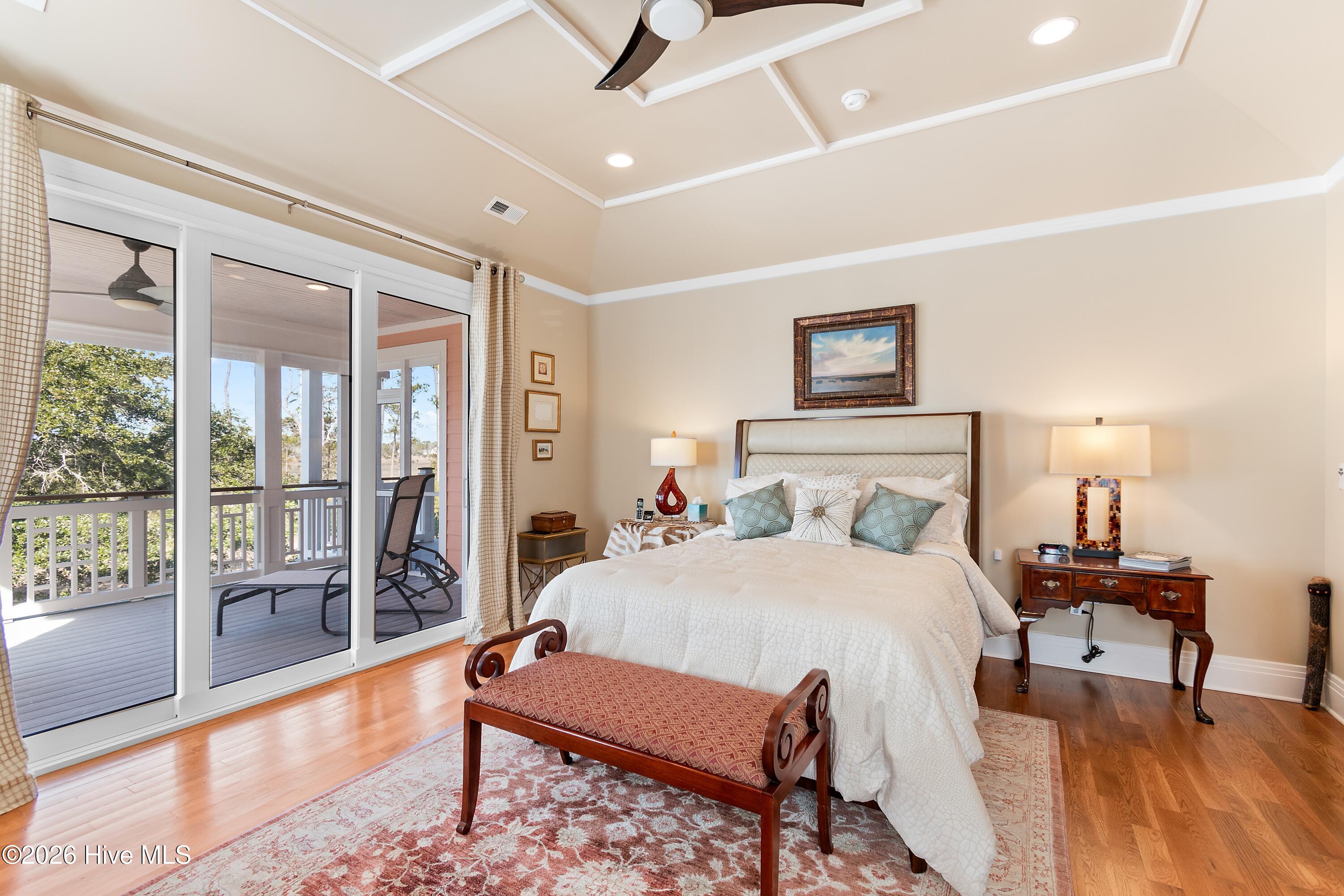 100549658 | Photo 25