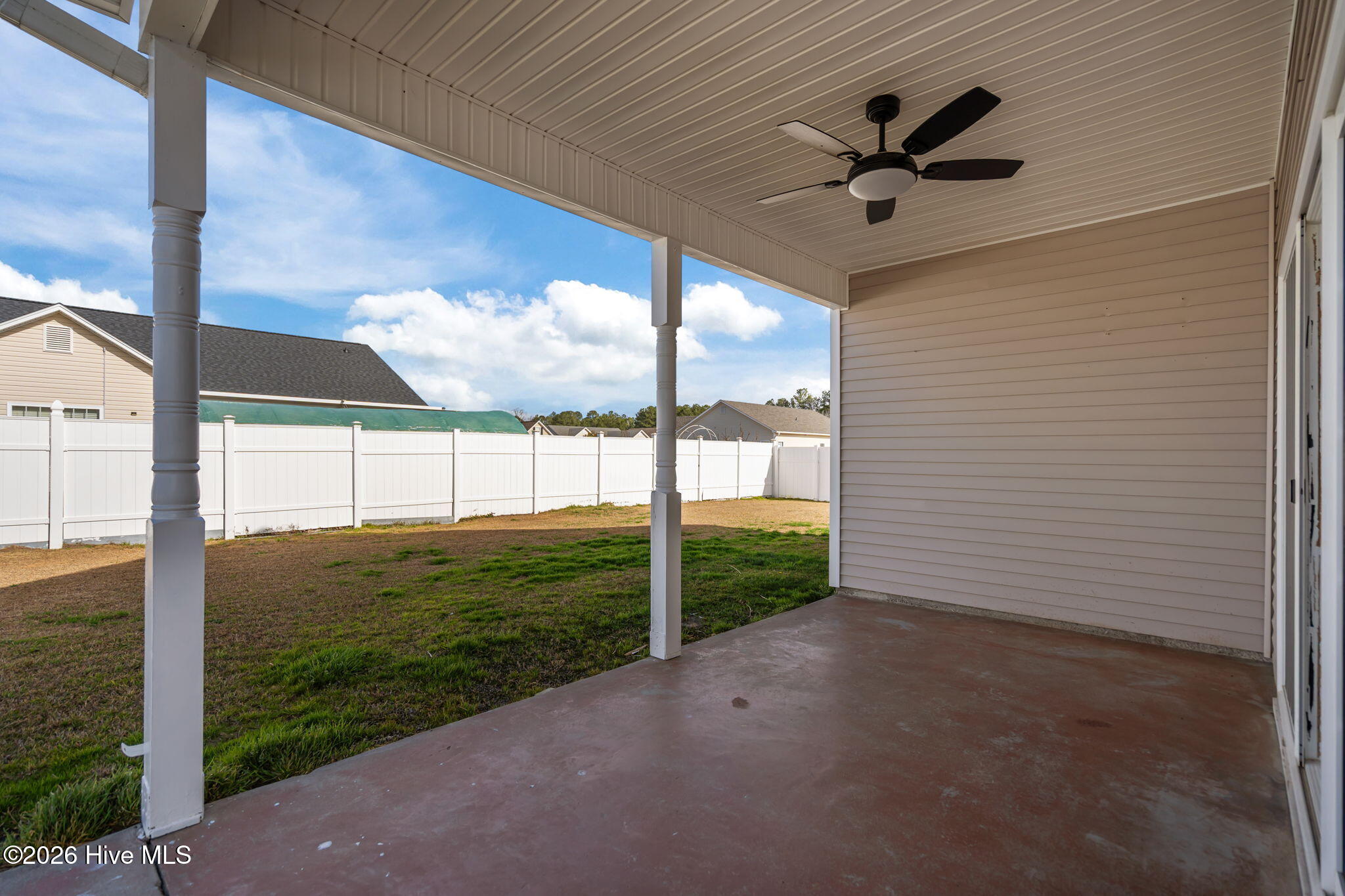 100549107 | Photo 43