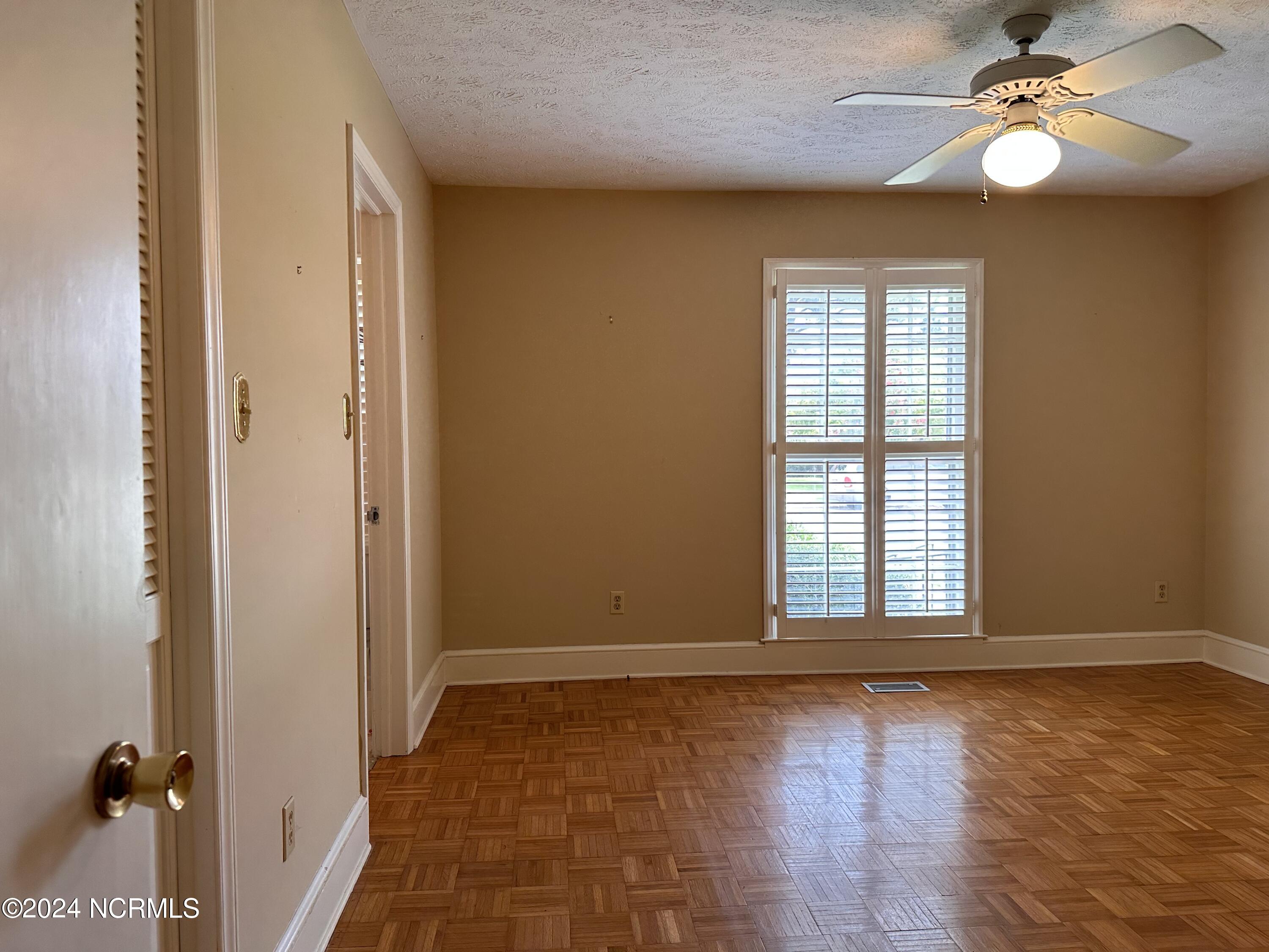 100466276 | Photo 29