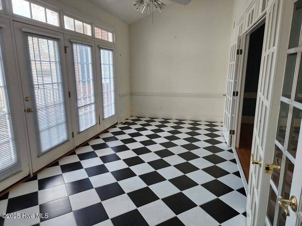23 SUN ROOM