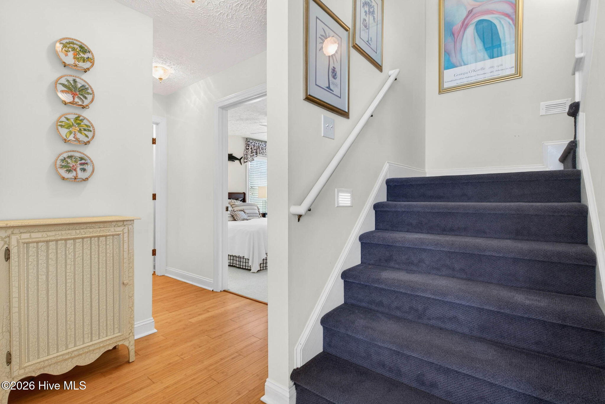 100570658 | Photo 38