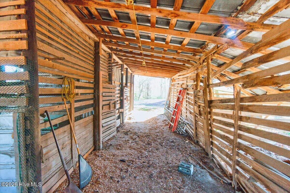 100551580 | Photo 46