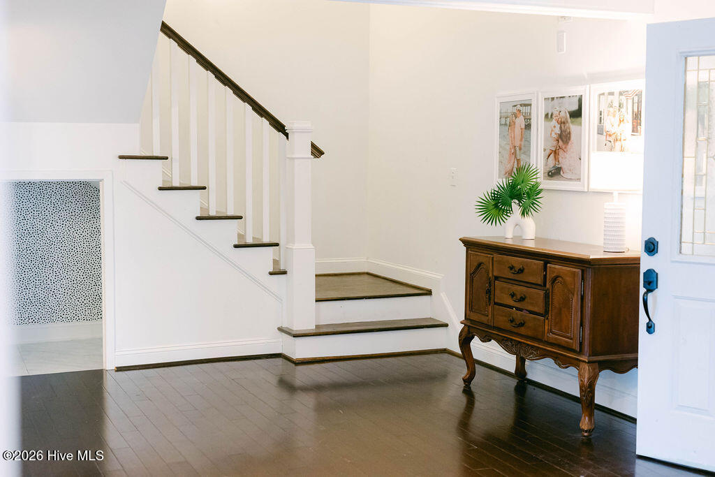 100558568 | Photo 16