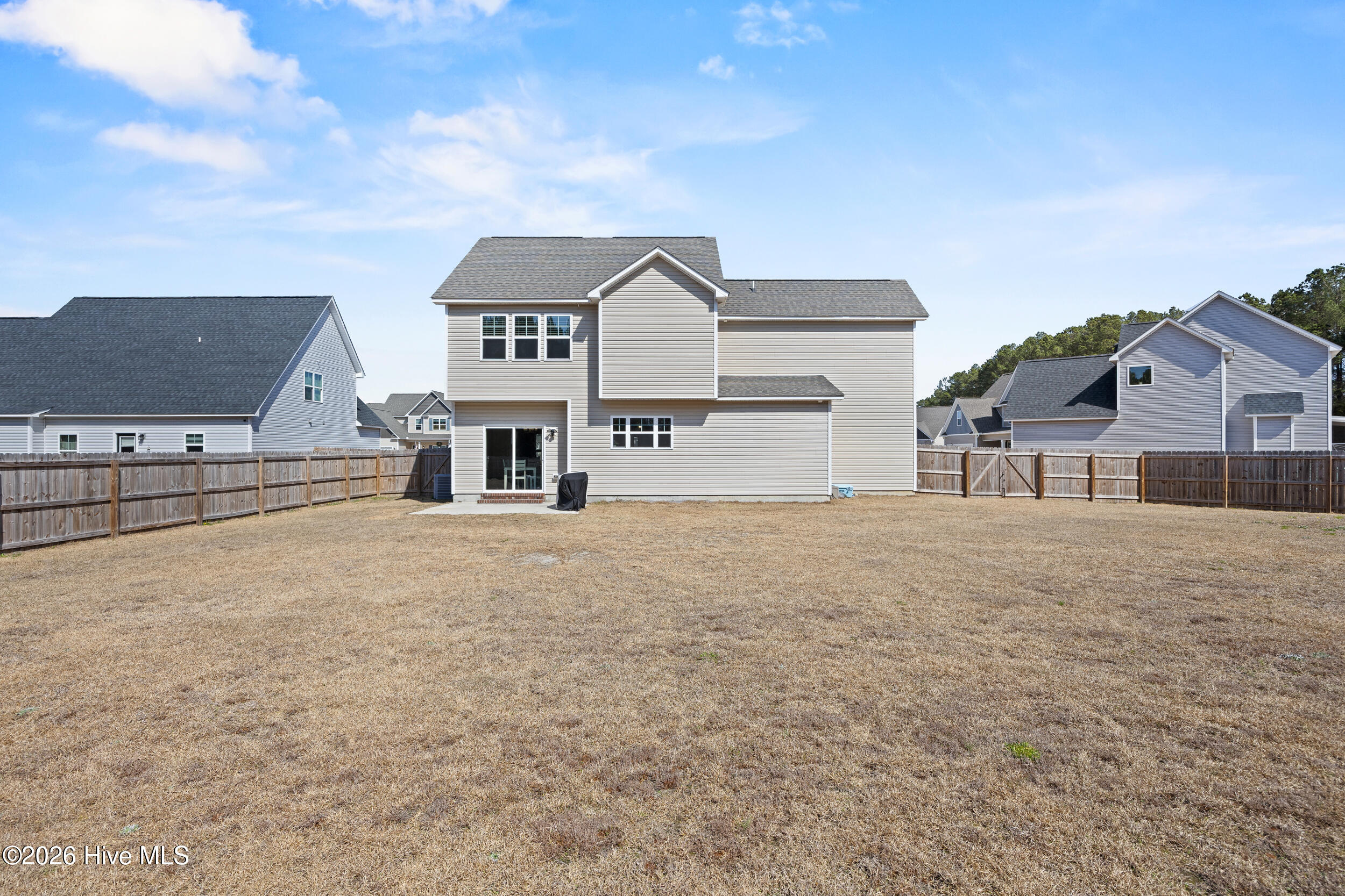 100558005 | Photo 40